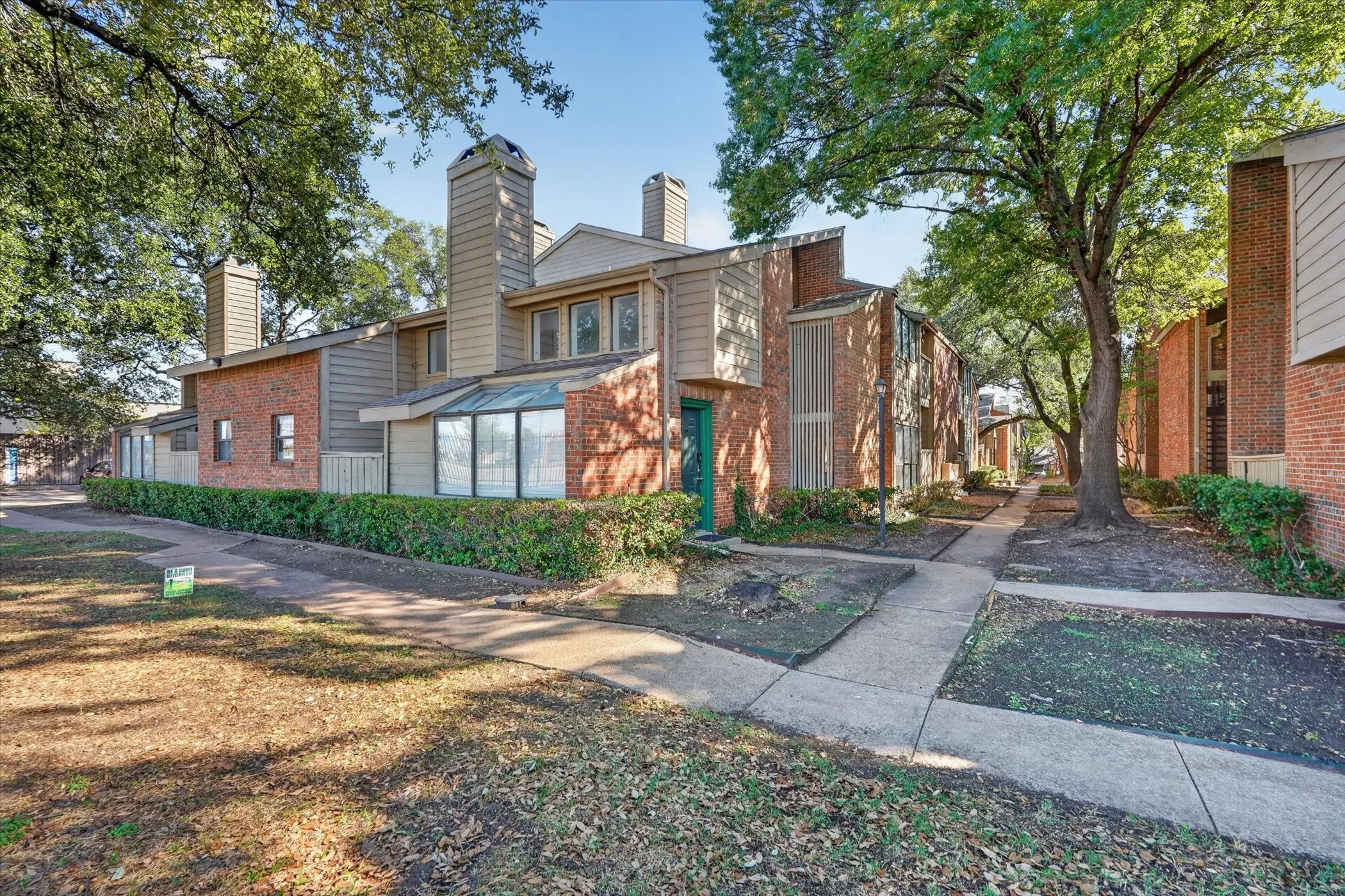 Condominium For Sale in Dallas County , 9254 Forest Lane 106, Dallas, Texas 75243, 1 Bedroom, 1 Bathroom, Garage spaces, 748 Sqft, built in 1982, mls#21403598, Real Estate Agent in Dallas, Homes For Sale in Dallas county, Homes For Sale in Dallas, Realtor in Dallas Texas, Real Estate Brokerage Independent Realty Texas, Luminita Cordes Realtor
