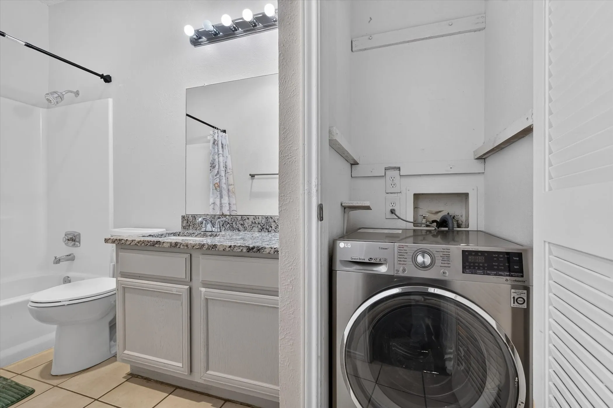 Condominium For Sale in Dallas County , 9254 Forest Lane 106, Dallas, Texas 75243, 1 Bedroom, 1 Bathroom, Garage spaces, 748 Sqft, built in 1982, mls#21403598, Real Estate Agent in Dallas, Homes For Sale in Dallas county, Homes For Sale in Dallas, Realtor in Dallas Texas, Real Estate Brokerage Independent Realty Texas, Luminita Cordes Realtor