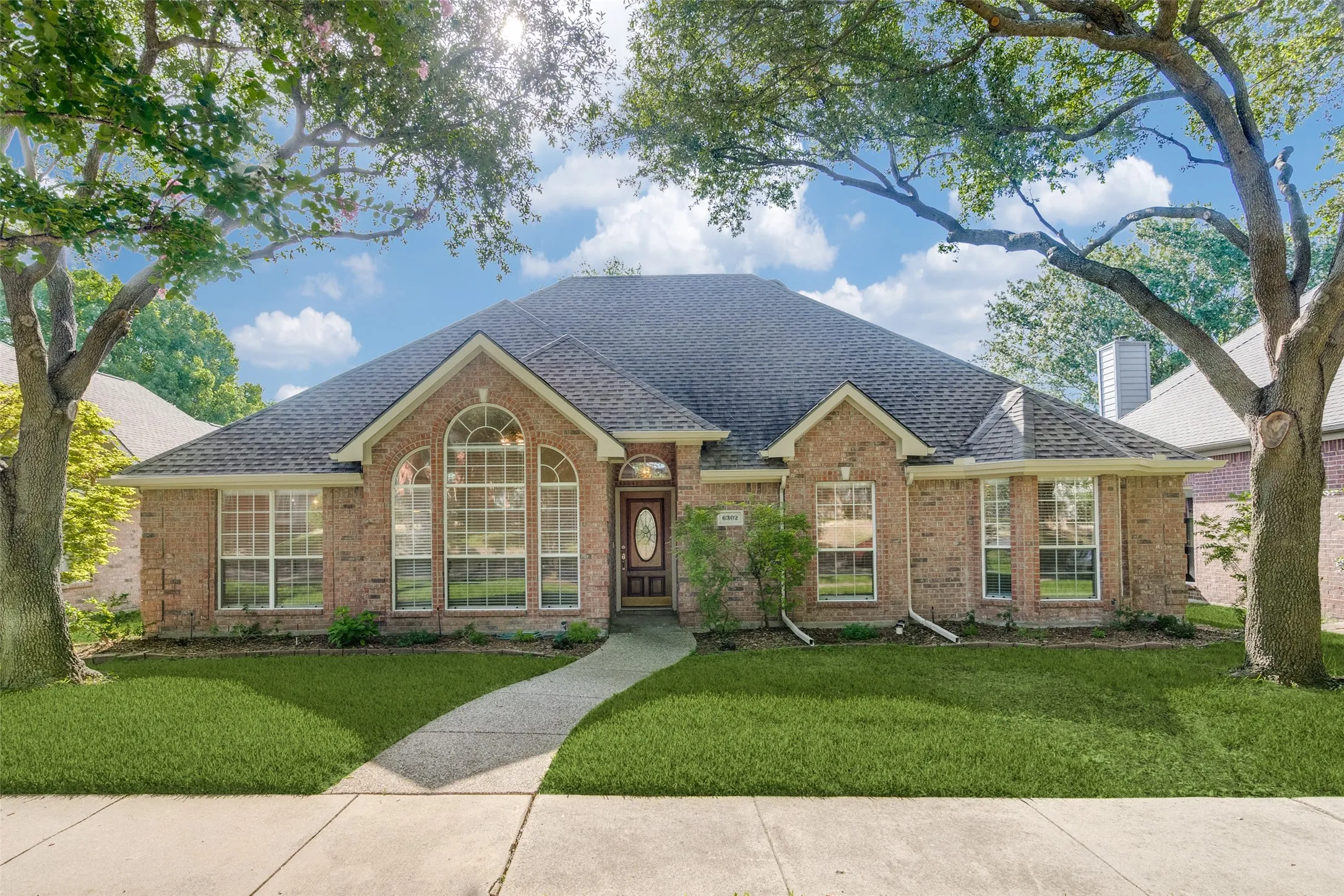 Single Family Residence For Rent in Dallas County , 6302 Hidden Springs, Garland, Texas 75044, 4 Bedroom, 2 Bathroom, 2 Garage spaces, 2,183 Sqft, built in 1996, mls#21403576, Real Estate Agent in Garland, Homes For Rent in Dallas county, Homes For Rent in Garland, Realtor in Garland Texas, Real Estate Brokerage Independent Realty Texas, Luminita Cordes Realtor
