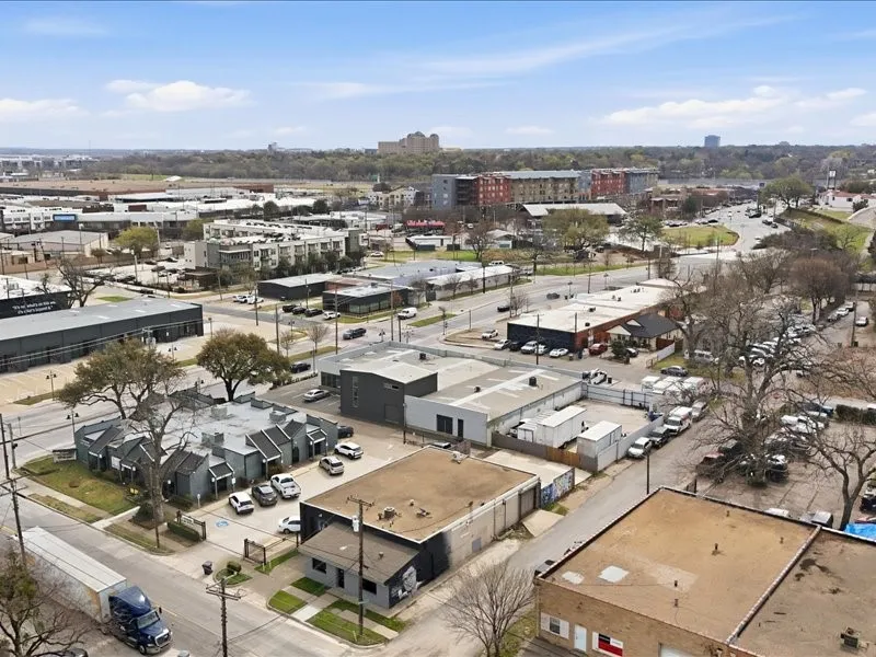 Office For Rent in Dallas County , 914 W Commerce Street, Dallas, Texas 75208, 0, 0, Garage spaces, 0 Sqft, built in 1956, mls#21403597, Real Estate Agent in Dallas, Homes For Rent in Dallas county, Homes For Rent in Dallas, Realtor in Dallas Texas, Real Estate Brokerage Independent Realty Texas, Luminita Cordes Realtor