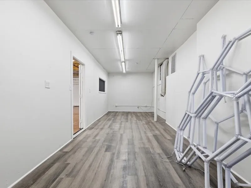 Office For Rent in Dallas County , 914 W Commerce Street, Dallas, Texas 75208, 0, 0, Garage spaces, 0 Sqft, built in 1956, mls#21403597, Real Estate Agent in Dallas, Homes For Rent in Dallas county, Homes For Rent in Dallas, Realtor in Dallas Texas, Real Estate Brokerage Independent Realty Texas, Luminita Cordes Realtor