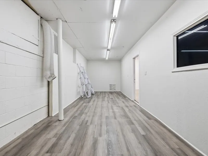 Office For Rent in Dallas County , 914 W Commerce Street, Dallas, Texas 75208, 0, 0, Garage spaces, 0 Sqft, built in 1956, mls#21403597, Real Estate Agent in Dallas, Homes For Rent in Dallas county, Homes For Rent in Dallas, Realtor in Dallas Texas, Real Estate Brokerage Independent Realty Texas, Luminita Cordes Realtor