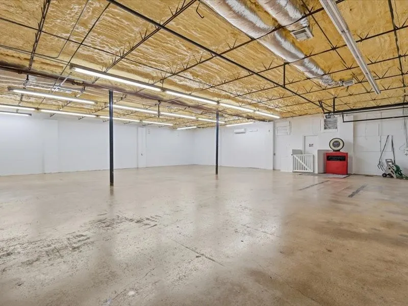 Office For Rent in Dallas County , 914 W Commerce Street, Dallas, Texas 75208, 0, 0, Garage spaces, 0 Sqft, built in 1956, mls#21403597, Real Estate Agent in Dallas, Homes For Rent in Dallas county, Homes For Rent in Dallas, Realtor in Dallas Texas, Real Estate Brokerage Independent Realty Texas, Luminita Cordes Realtor