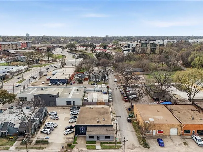 Office For Rent in Dallas County , 914 W Commerce Street, Dallas, Texas 75208, 0, 0, Garage spaces, 0 Sqft, built in 1956, mls#21403597, Real Estate Agent in Dallas, Homes For Rent in Dallas county, Homes For Rent in Dallas, Realtor in Dallas Texas, Real Estate Brokerage Independent Realty Texas, Luminita Cordes Realtor