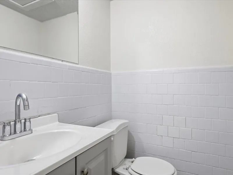 Office For Rent in Dallas County , 914 W Commerce Street, Dallas, Texas 75208, 0, 0, Garage spaces, 0 Sqft, built in 1956, mls#21403597, Real Estate Agent in Dallas, Homes For Rent in Dallas county, Homes For Rent in Dallas, Realtor in Dallas Texas, Real Estate Brokerage Independent Realty Texas, Luminita Cordes Realtor