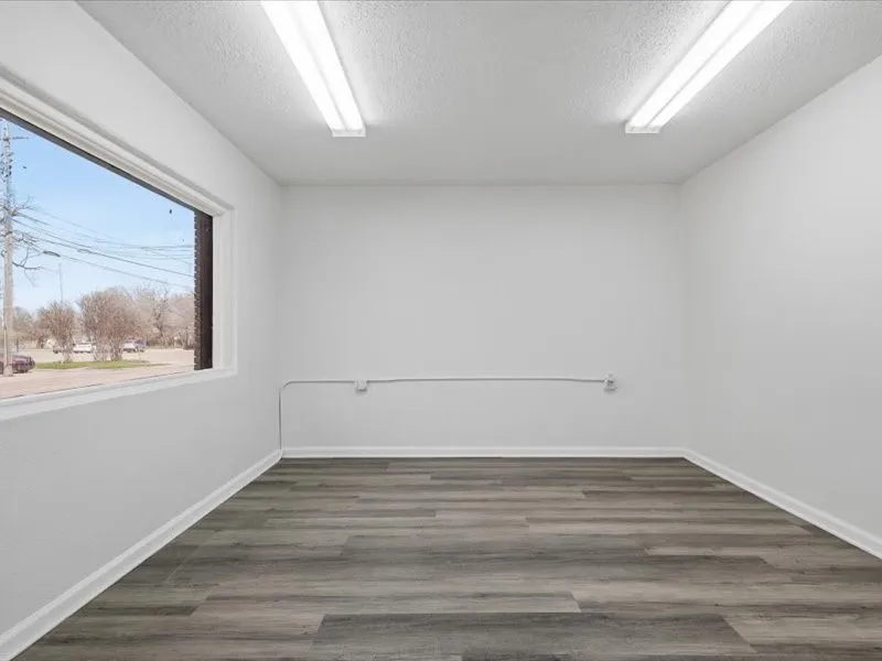 Office For Rent in Dallas County , 914 W Commerce Street, Dallas, Texas 75208, 0, 0, Garage spaces, 0 Sqft, built in 1956, mls#21403597, Real Estate Agent in Dallas, Homes For Rent in Dallas county, Homes For Rent in Dallas, Realtor in Dallas Texas, Real Estate Brokerage Independent Realty Texas, Luminita Cordes Realtor