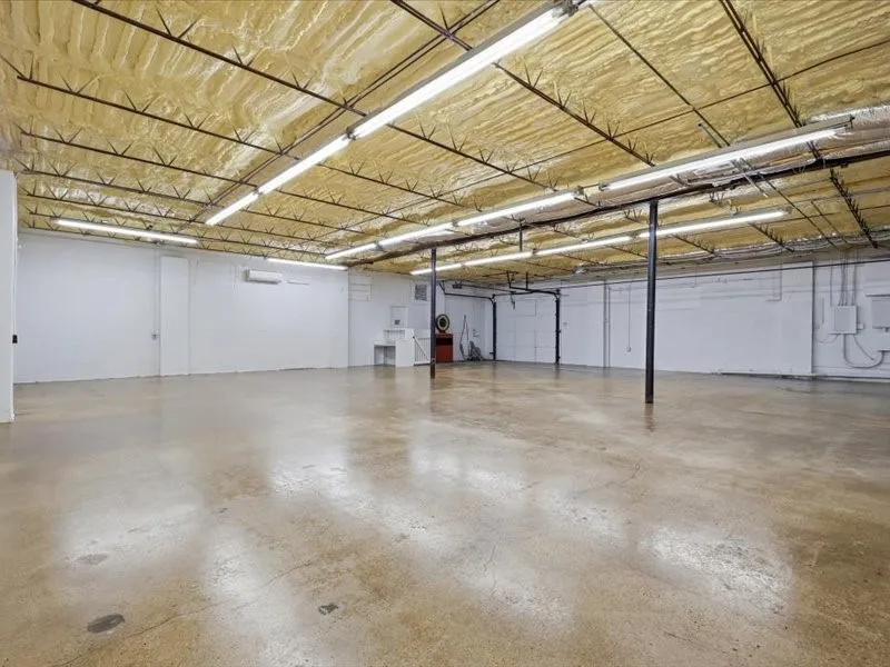 Office For Rent in Dallas County , 914 W Commerce Street, Dallas, Texas 75208, 0, 0, Garage spaces, 0 Sqft, built in 1956, mls#21403597, Real Estate Agent in Dallas, Homes For Rent in Dallas county, Homes For Rent in Dallas, Realtor in Dallas Texas, Real Estate Brokerage Independent Realty Texas, Luminita Cordes Realtor