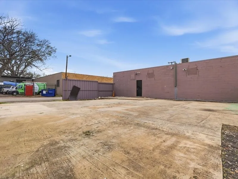 Office For Rent in Dallas County , 914 W Commerce Street, Dallas, Texas 75208, 0, 0, Garage spaces, 0 Sqft, built in 1956, mls#21403597, Real Estate Agent in Dallas, Homes For Rent in Dallas county, Homes For Rent in Dallas, Realtor in Dallas Texas, Real Estate Brokerage Independent Realty Texas, Luminita Cordes Realtor