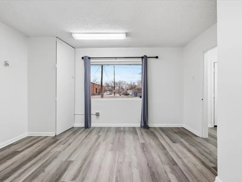 Office For Rent in Dallas County , 914 W Commerce Street, Dallas, Texas 75208, 0, 0, Garage spaces, 0 Sqft, built in 1956, mls#21403597, Real Estate Agent in Dallas, Homes For Rent in Dallas county, Homes For Rent in Dallas, Realtor in Dallas Texas, Real Estate Brokerage Independent Realty Texas, Luminita Cordes Realtor