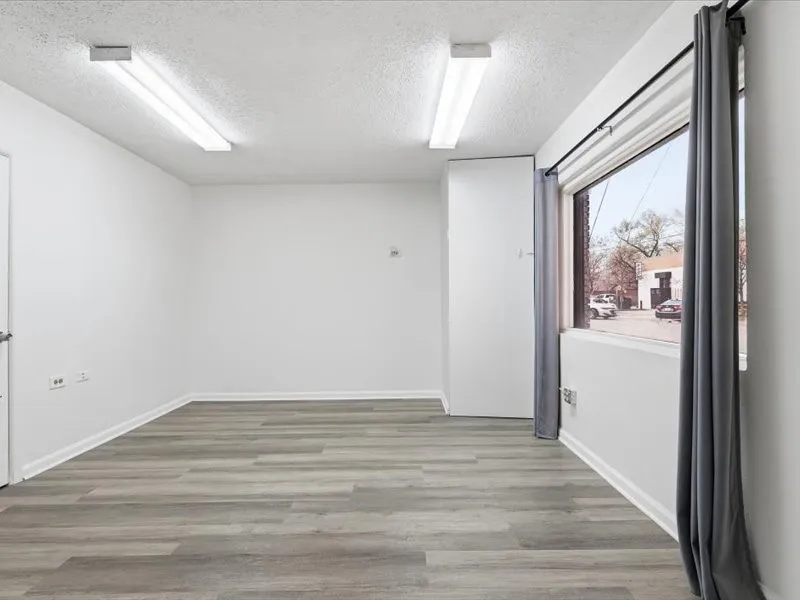 Office For Rent in Dallas County , 914 W Commerce Street, Dallas, Texas 75208, 0, 0, Garage spaces, 0 Sqft, built in 1956, mls#21403597, Real Estate Agent in Dallas, Homes For Rent in Dallas county, Homes For Rent in Dallas, Realtor in Dallas Texas, Real Estate Brokerage Independent Realty Texas, Luminita Cordes Realtor