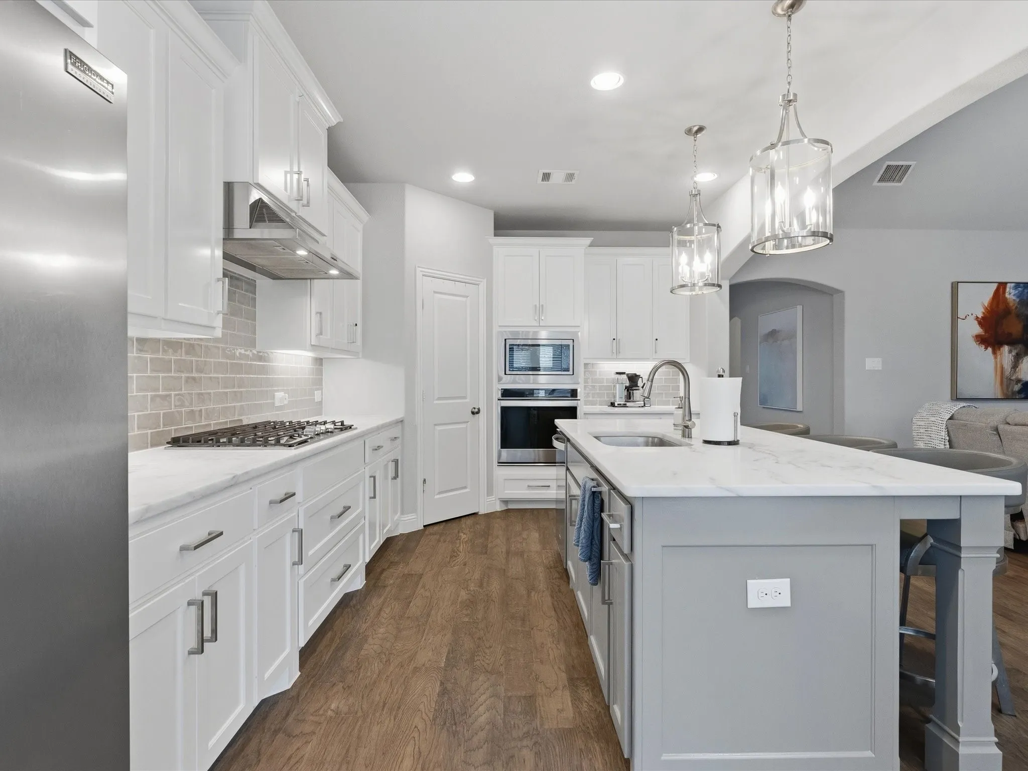 Single Family Residence For Sale in Denton County , 9421 Excursion Drive, Oak Point, Texas 75068, 4 Bedroom, 4 Bathroom, 3 Garage spaces, 2,940 Sqft, built in 2020, mls#21396129, Real Estate Agent in Oak Point, Homes For Sale in Denton county, Homes For Sale in Oak Point, Realtor in Oak Point Texas, Real Estate Brokerage Independent Realty Texas, Luminita Cordes Realtor