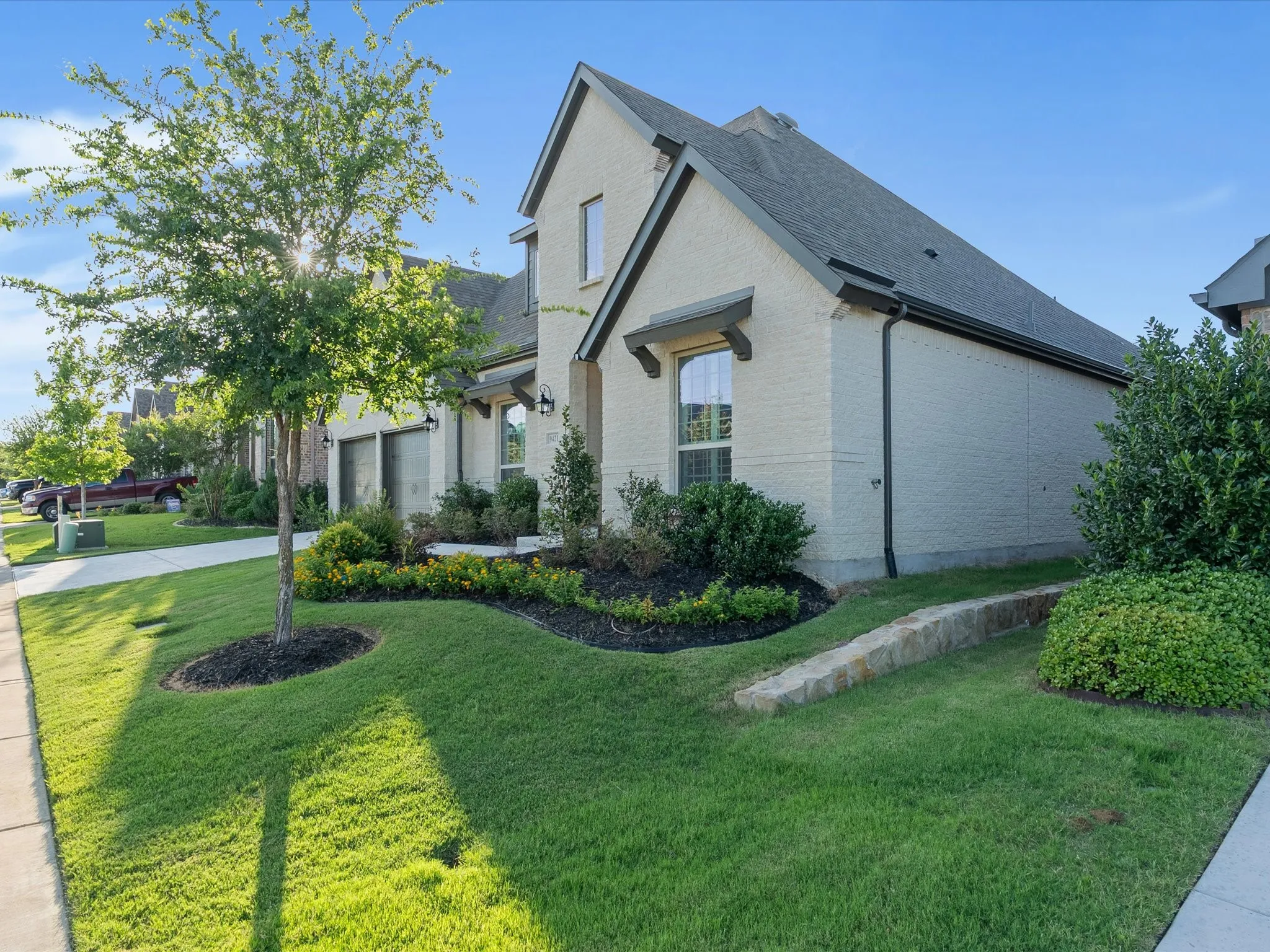 Single Family Residence For Sale in Denton County , 9421 Excursion Drive, Oak Point, Texas 75068, 4 Bedroom, 4 Bathroom, 3 Garage spaces, 2,940 Sqft, built in 2020, mls#21396129, Real Estate Agent in Oak Point, Homes For Sale in Denton county, Homes For Sale in Oak Point, Realtor in Oak Point Texas, Real Estate Brokerage Independent Realty Texas, Luminita Cordes Realtor