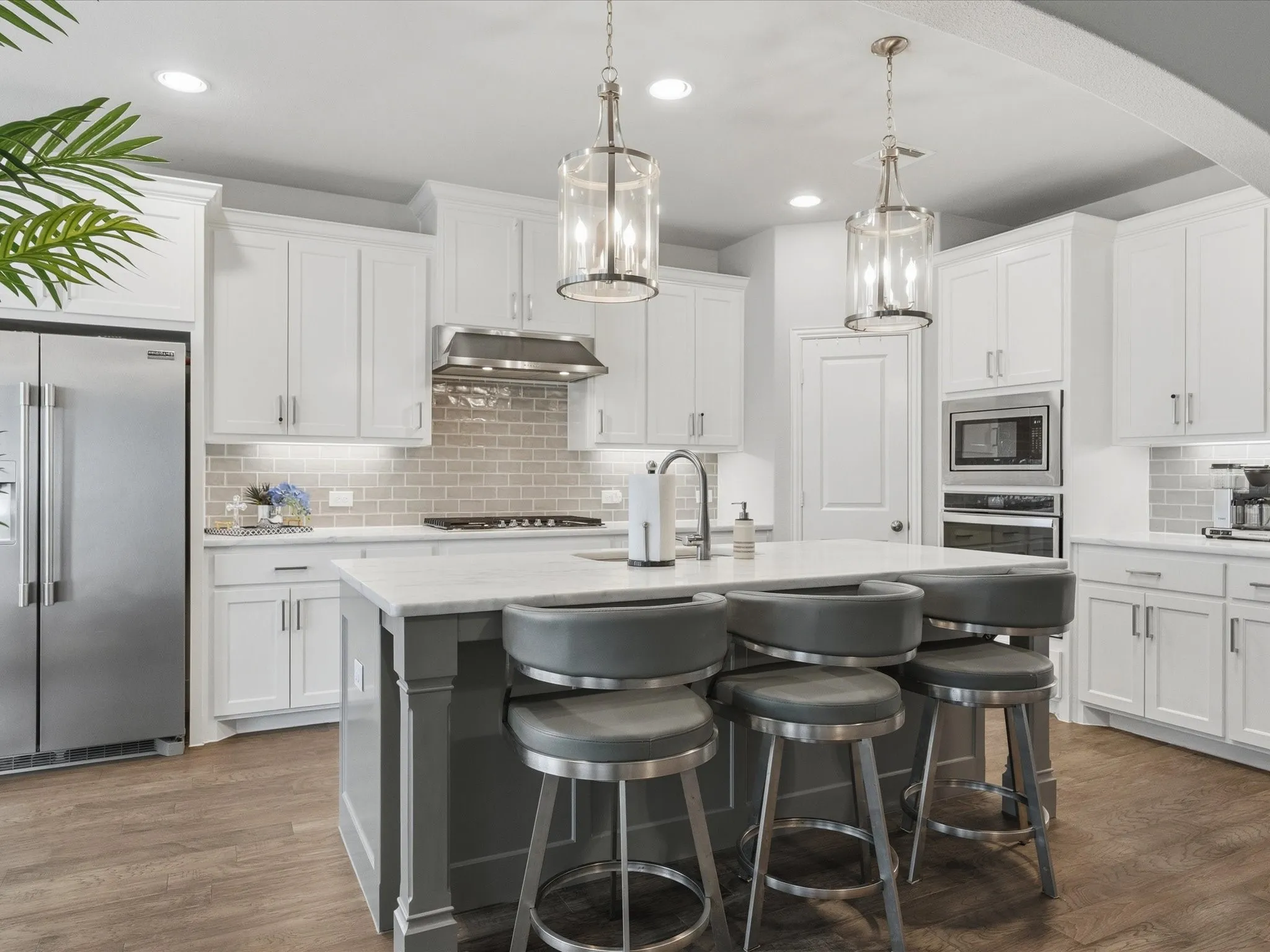 Single Family Residence For Sale in Denton County , 9421 Excursion Drive, Oak Point, Texas 75068, 4 Bedroom, 4 Bathroom, 3 Garage spaces, 2,940 Sqft, built in 2020, mls#21396129, Real Estate Agent in Oak Point, Homes For Sale in Denton county, Homes For Sale in Oak Point, Realtor in Oak Point Texas, Real Estate Brokerage Independent Realty Texas, Luminita Cordes Realtor