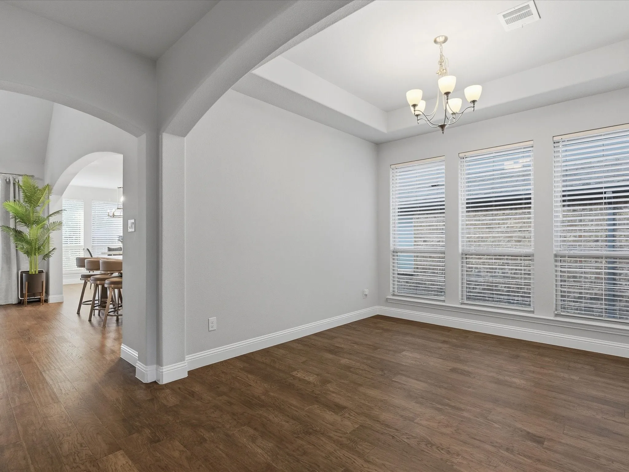 Single Family Residence For Sale in Denton County , 9421 Excursion Drive, Oak Point, Texas 75068, 4 Bedroom, 4 Bathroom, 3 Garage spaces, 2,940 Sqft, built in 2020, mls#21396129, Real Estate Agent in Oak Point, Homes For Sale in Denton county, Homes For Sale in Oak Point, Realtor in Oak Point Texas, Real Estate Brokerage Independent Realty Texas, Luminita Cordes Realtor