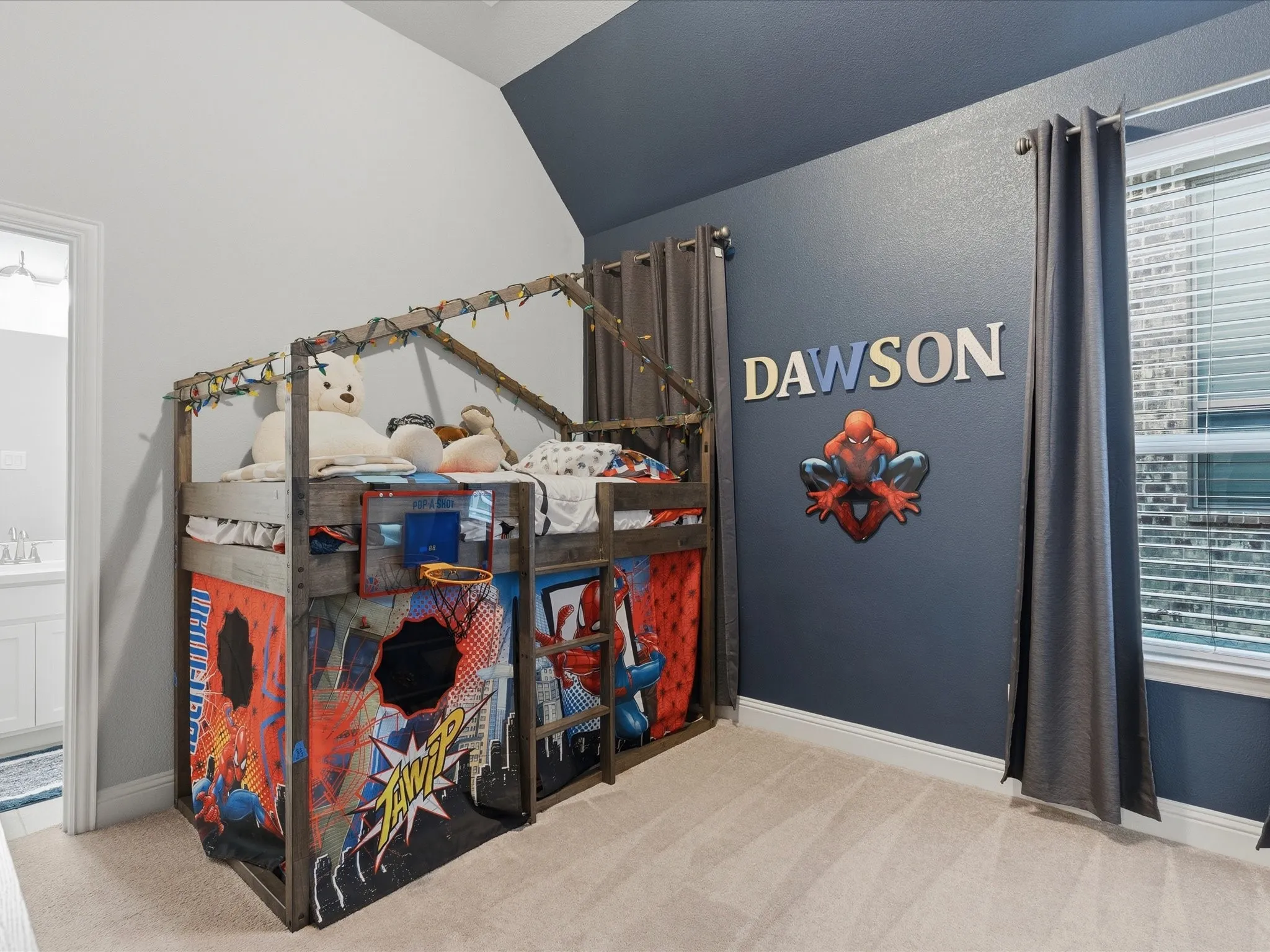 Single Family Residence For Sale in Denton County , 9421 Excursion Drive, Oak Point, Texas 75068, 4 Bedroom, 4 Bathroom, 3 Garage spaces, 2,940 Sqft, built in 2020, mls#21396129, Real Estate Agent in Oak Point, Homes For Sale in Denton county, Homes For Sale in Oak Point, Realtor in Oak Point Texas, Real Estate Brokerage Independent Realty Texas, Luminita Cordes Realtor