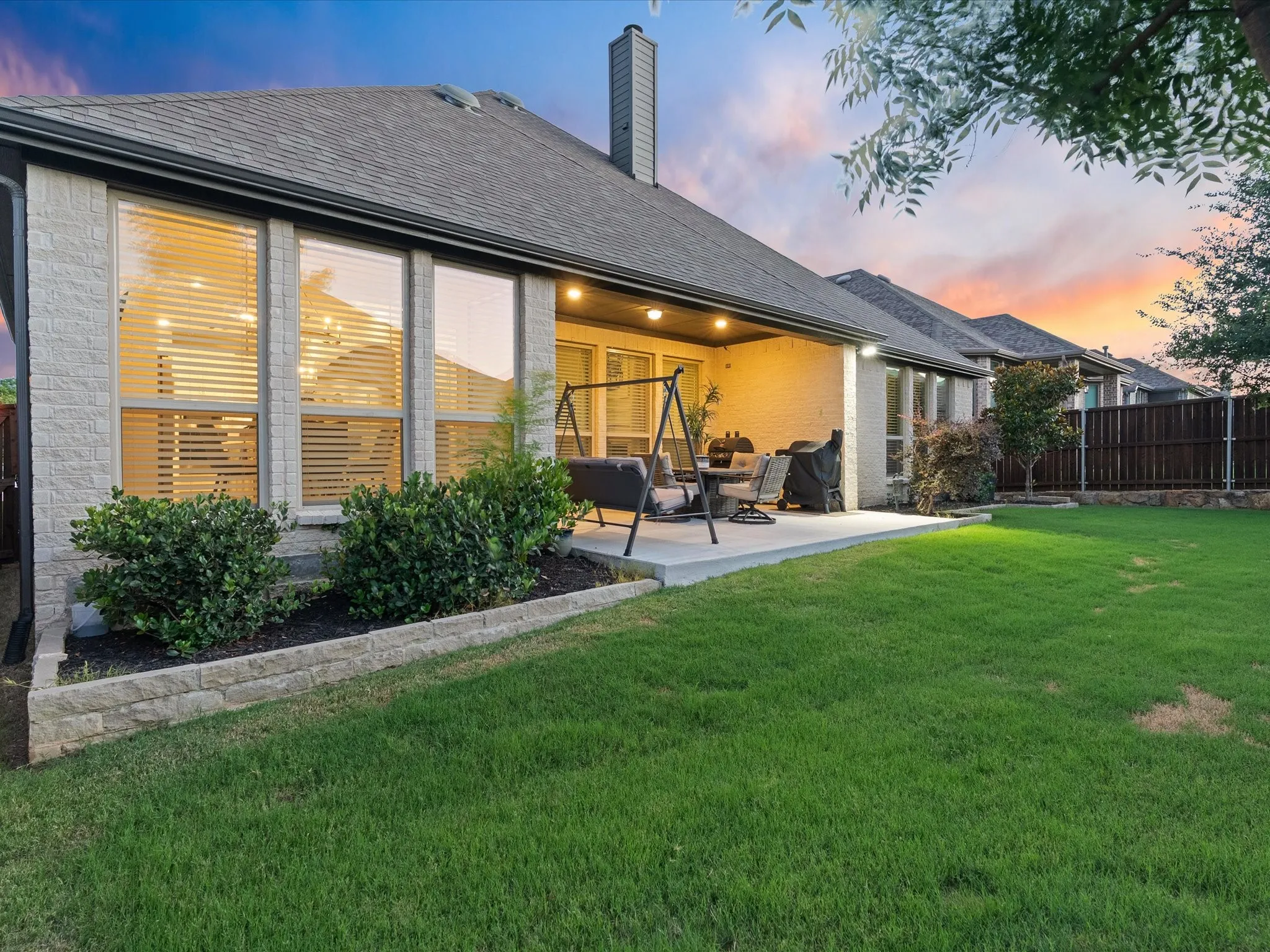 Single Family Residence For Sale in Denton County , 9421 Excursion Drive, Oak Point, Texas 75068, 4 Bedroom, 4 Bathroom, 3 Garage spaces, 2,940 Sqft, built in 2020, mls#21396129, Real Estate Agent in Oak Point, Homes For Sale in Denton county, Homes For Sale in Oak Point, Realtor in Oak Point Texas, Real Estate Brokerage Independent Realty Texas, Luminita Cordes Realtor