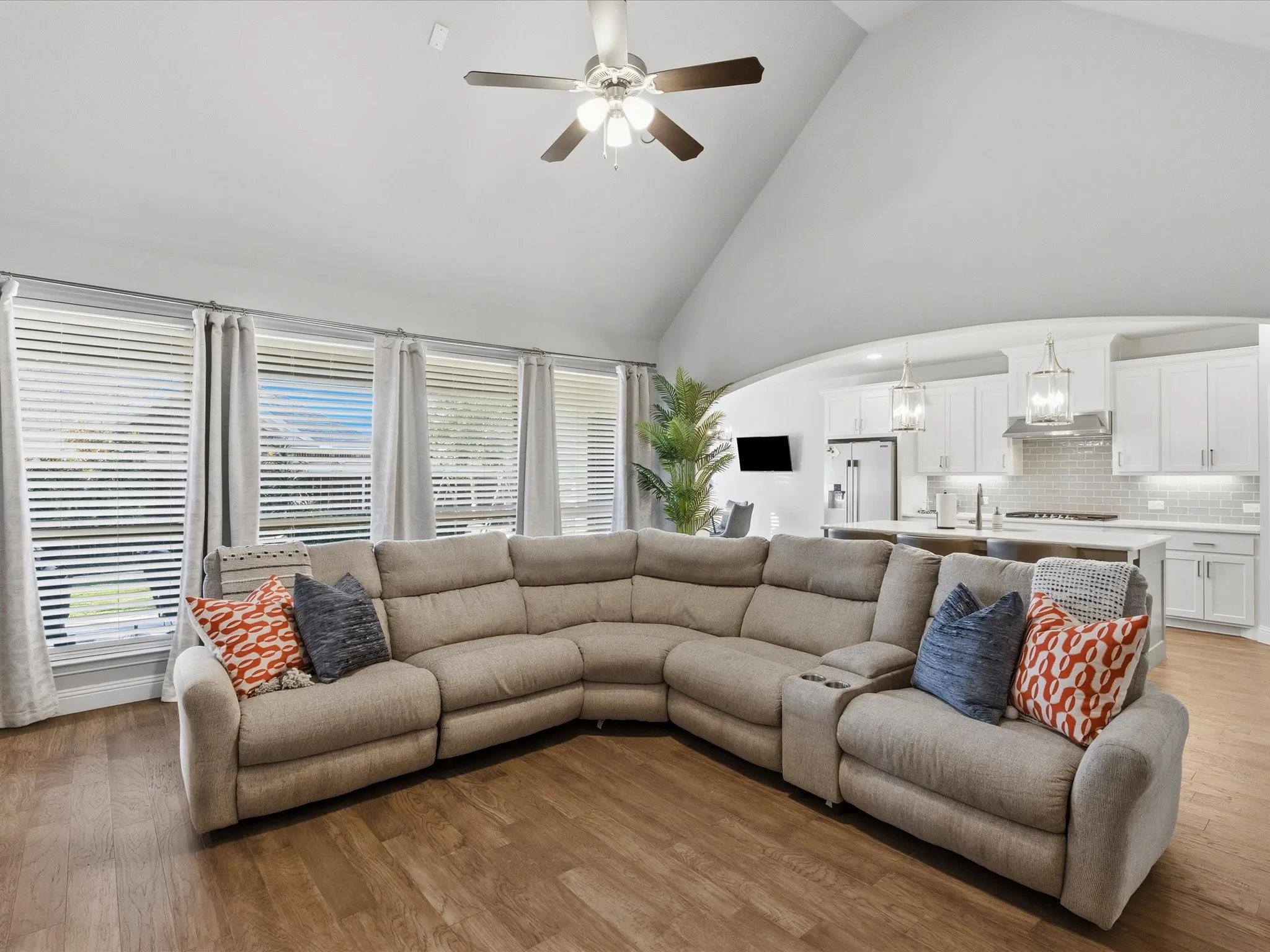 Single Family Residence For Sale in Denton County , 9421 Excursion Drive, Oak Point, Texas 75068, 4 Bedroom, 4 Bathroom, 3 Garage spaces, 2,940 Sqft, built in 2020, mls#21396129, Real Estate Agent in Oak Point, Homes For Sale in Denton county, Homes For Sale in Oak Point, Realtor in Oak Point Texas, Real Estate Brokerage Independent Realty Texas, Luminita Cordes Realtor