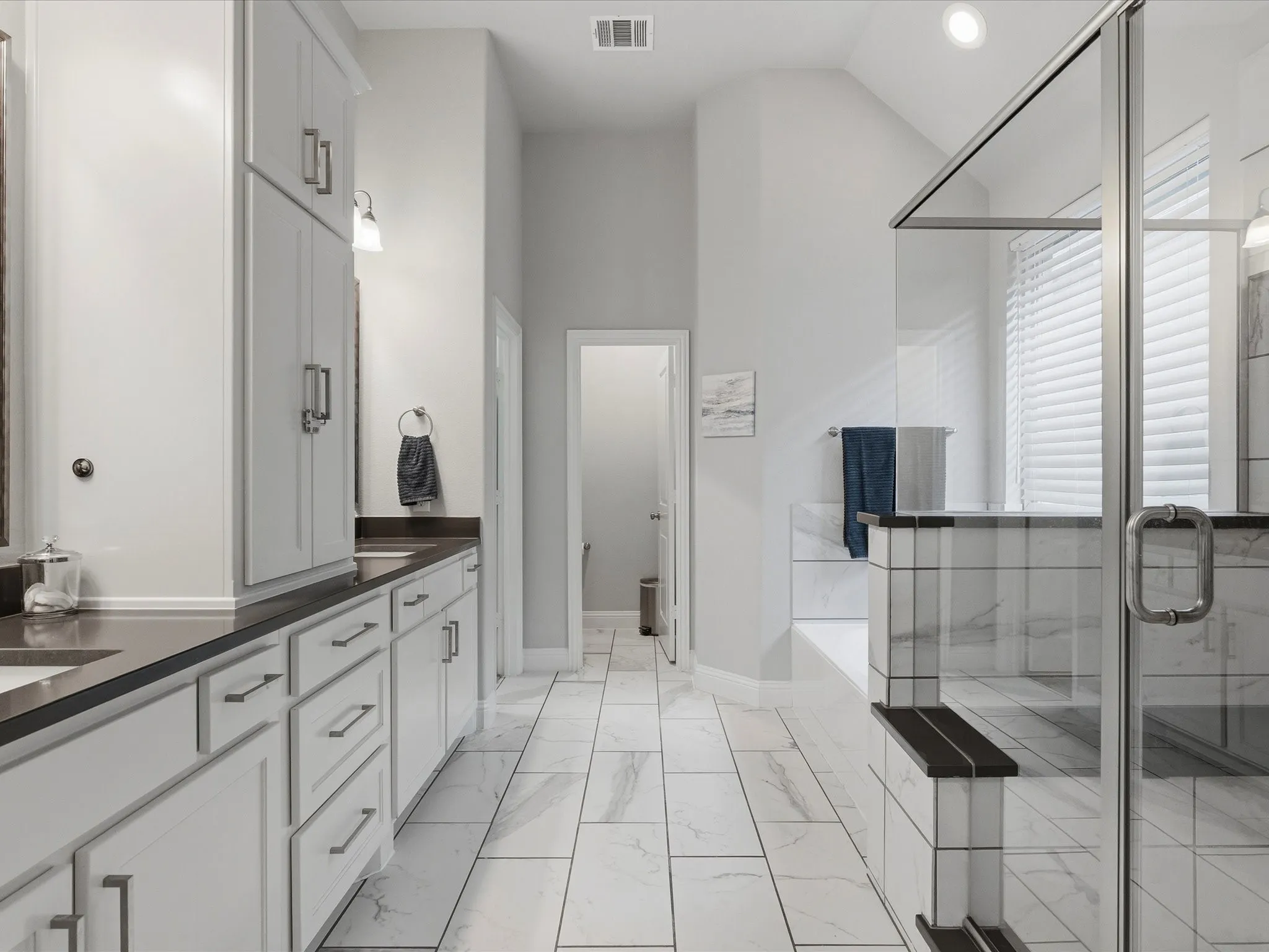 Single Family Residence For Sale in Denton County , 9421 Excursion Drive, Oak Point, Texas 75068, 4 Bedroom, 4 Bathroom, 3 Garage spaces, 2,940 Sqft, built in 2020, mls#21396129, Real Estate Agent in Oak Point, Homes For Sale in Denton county, Homes For Sale in Oak Point, Realtor in Oak Point Texas, Real Estate Brokerage Independent Realty Texas, Luminita Cordes Realtor
