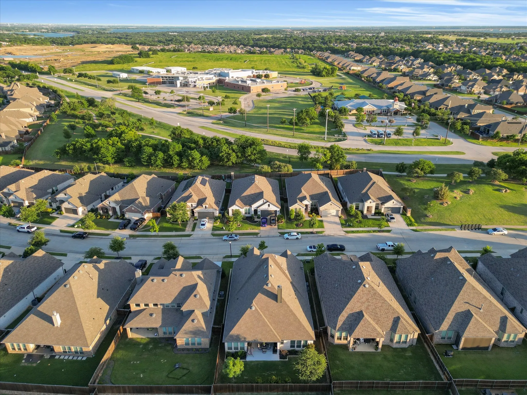 Single Family Residence For Sale in Denton County , 9421 Excursion Drive, Oak Point, Texas 75068, 4 Bedroom, 4 Bathroom, 3 Garage spaces, 2,940 Sqft, built in 2020, mls#21396129, Real Estate Agent in Oak Point, Homes For Sale in Denton county, Homes For Sale in Oak Point, Realtor in Oak Point Texas, Real Estate Brokerage Independent Realty Texas, Luminita Cordes Realtor
