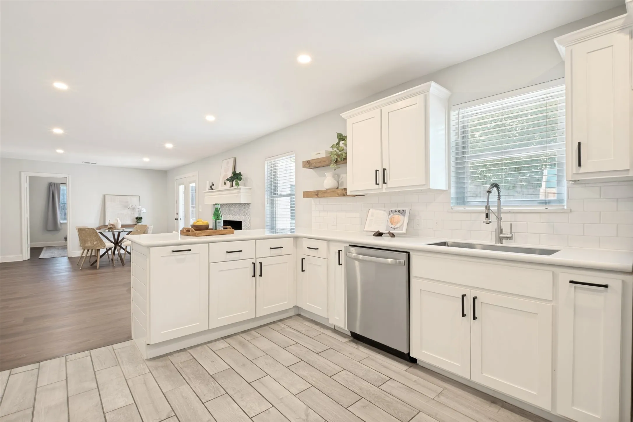 Single Family Residence For Rent in Dallas County , 7934 Claremont Drive, Dallas, Texas 75228, 3 Bedroom, 2 Bathroom, 2 Garage spaces, 1,360 Sqft, built in 1961, mls#21403614, Real Estate Agent in Dallas, Homes For Rent in Dallas county, Homes For Rent in Dallas, Realtor in Dallas Texas, Real Estate Brokerage Independent Realty Texas, Luminita Cordes Realtor
