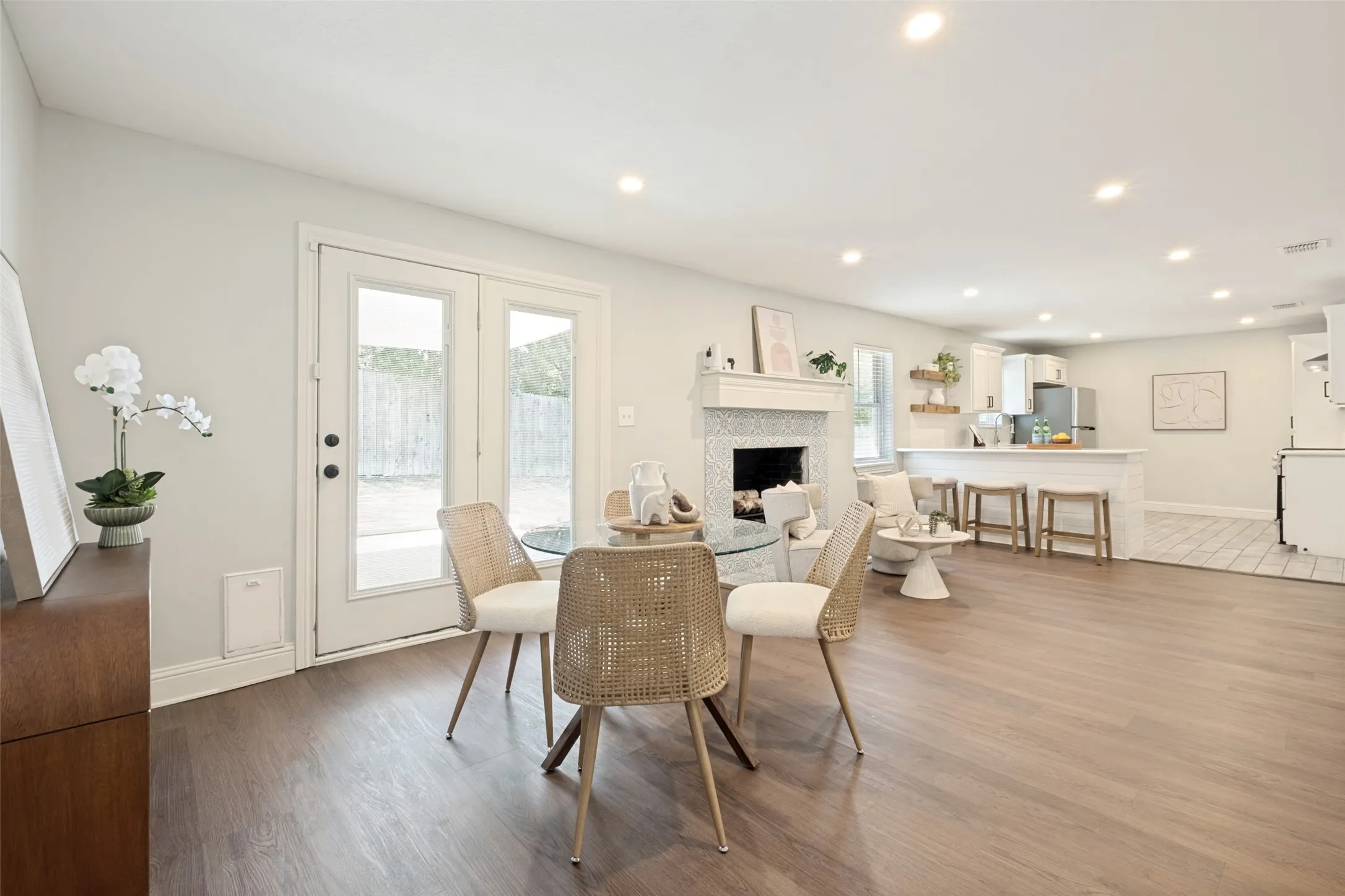 Single Family Residence For Rent in Dallas County , 7934 Claremont Drive, Dallas, Texas 75228, 3 Bedroom, 2 Bathroom, 2 Garage spaces, 1,360 Sqft, built in 1961, mls#21403614, Real Estate Agent in Dallas, Homes For Rent in Dallas county, Homes For Rent in Dallas, Realtor in Dallas Texas, Real Estate Brokerage Independent Realty Texas, Luminita Cordes Realtor