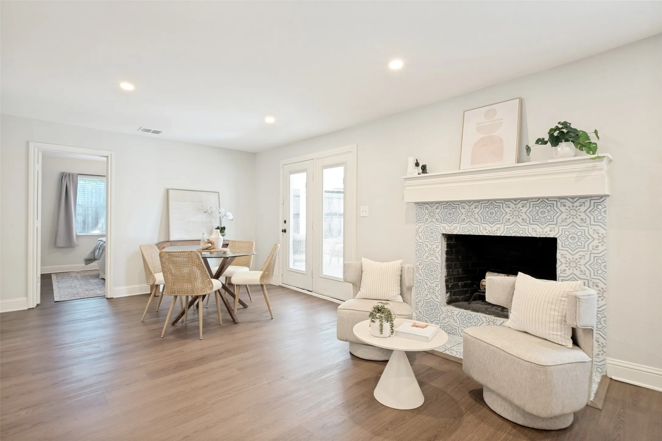 Single Family Residence For Rent in Dallas County , 7934 Claremont Drive, Dallas, Texas 75228, 3 Bedroom, 2 Bathroom, 2 Garage spaces, 1,360 Sqft, built in 1961, mls#21403614, Real Estate Agent in Dallas, Homes For Rent in Dallas county, Homes For Rent in Dallas, Realtor in Dallas Texas, Real Estate Brokerage Independent Realty Texas, Luminita Cordes Realtor