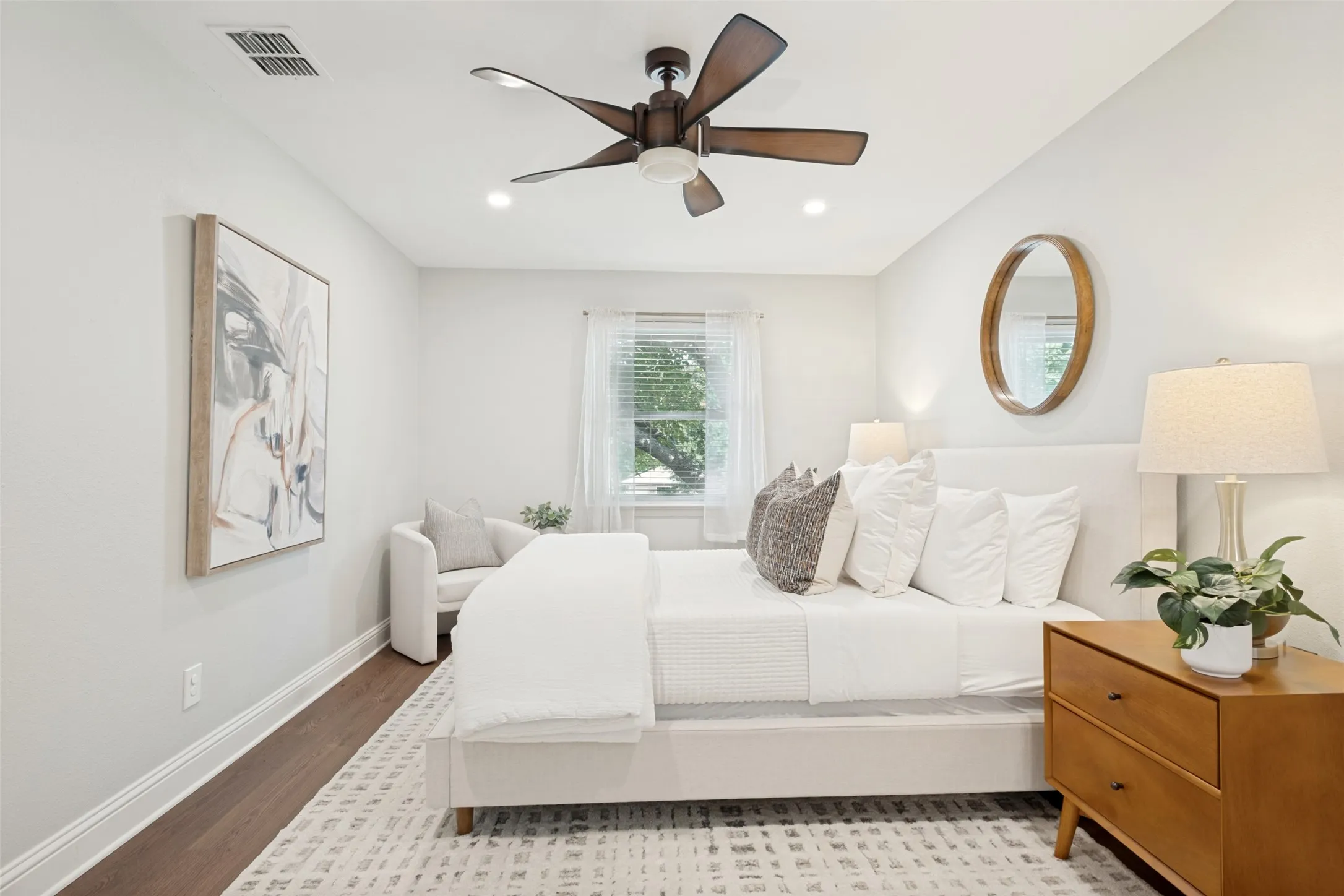Single Family Residence For Rent in Dallas County , 7934 Claremont Drive, Dallas, Texas 75228, 3 Bedroom, 2 Bathroom, 2 Garage spaces, 1,360 Sqft, built in 1961, mls#21403614, Real Estate Agent in Dallas, Homes For Rent in Dallas county, Homes For Rent in Dallas, Realtor in Dallas Texas, Real Estate Brokerage Independent Realty Texas, Luminita Cordes Realtor
