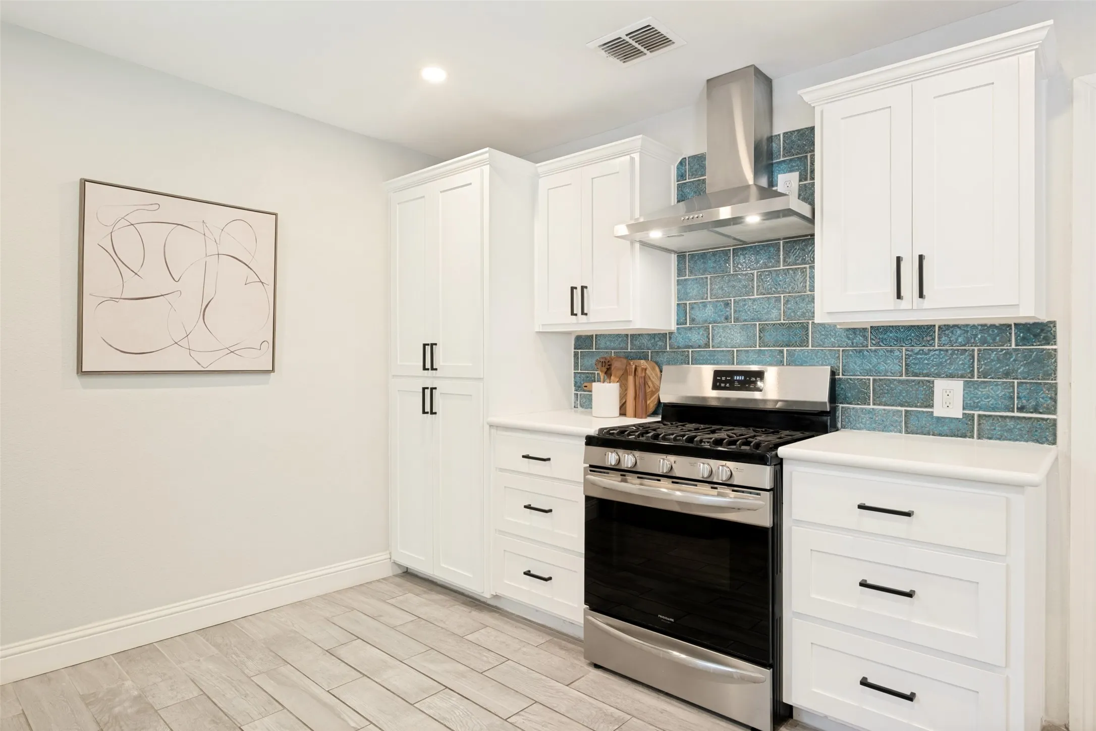 Single Family Residence For Rent in Dallas County , 7934 Claremont Drive, Dallas, Texas 75228, 3 Bedroom, 2 Bathroom, 2 Garage spaces, 1,360 Sqft, built in 1961, mls#21403614, Real Estate Agent in Dallas, Homes For Rent in Dallas county, Homes For Rent in Dallas, Realtor in Dallas Texas, Real Estate Brokerage Independent Realty Texas, Luminita Cordes Realtor