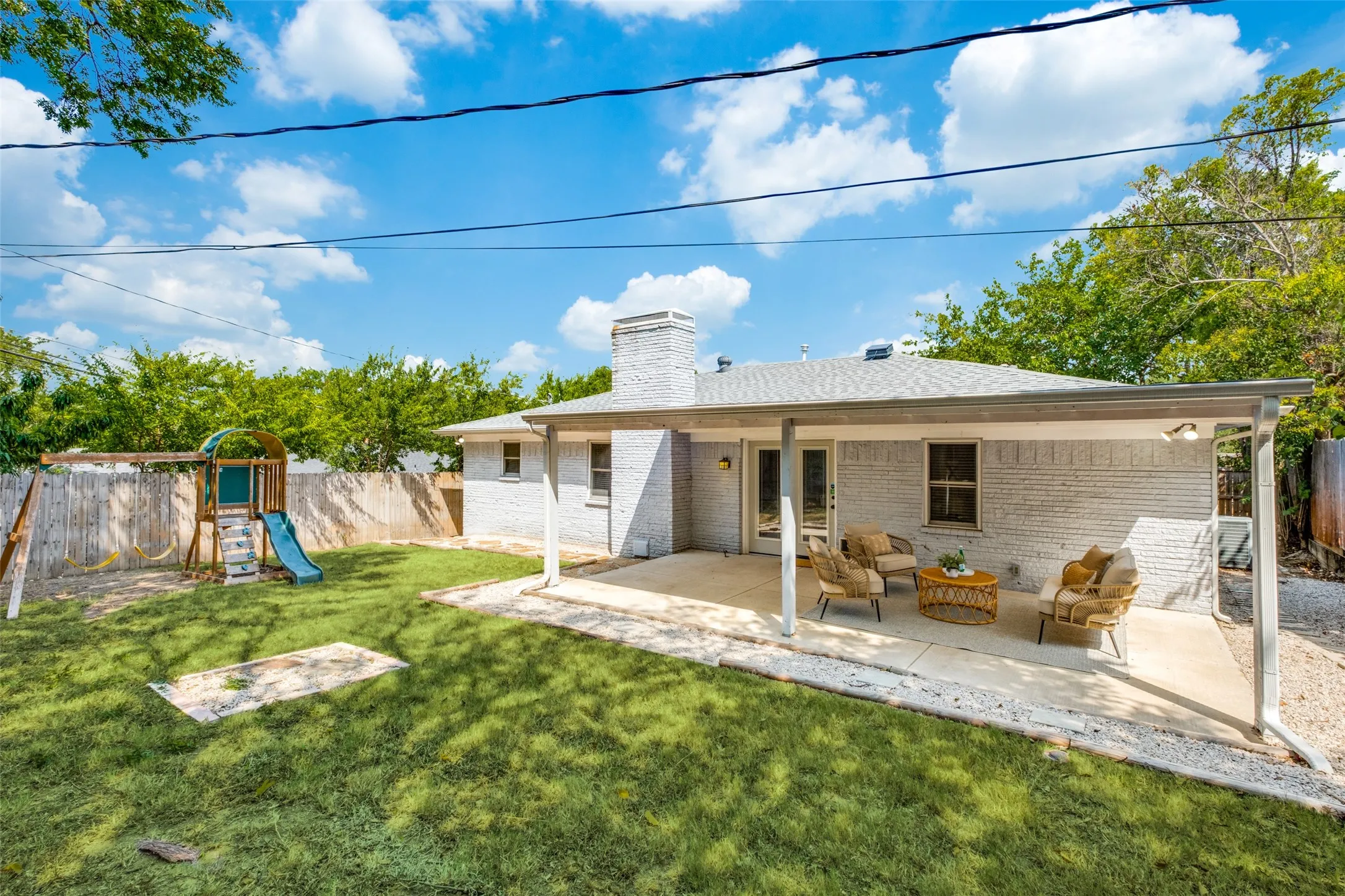 Single Family Residence For Rent in Dallas County , 7934 Claremont Drive, Dallas, Texas 75228, 3 Bedroom, 2 Bathroom, 2 Garage spaces, 1,360 Sqft, built in 1961, mls#21403614, Real Estate Agent in Dallas, Homes For Rent in Dallas county, Homes For Rent in Dallas, Realtor in Dallas Texas, Real Estate Brokerage Independent Realty Texas, Luminita Cordes Realtor