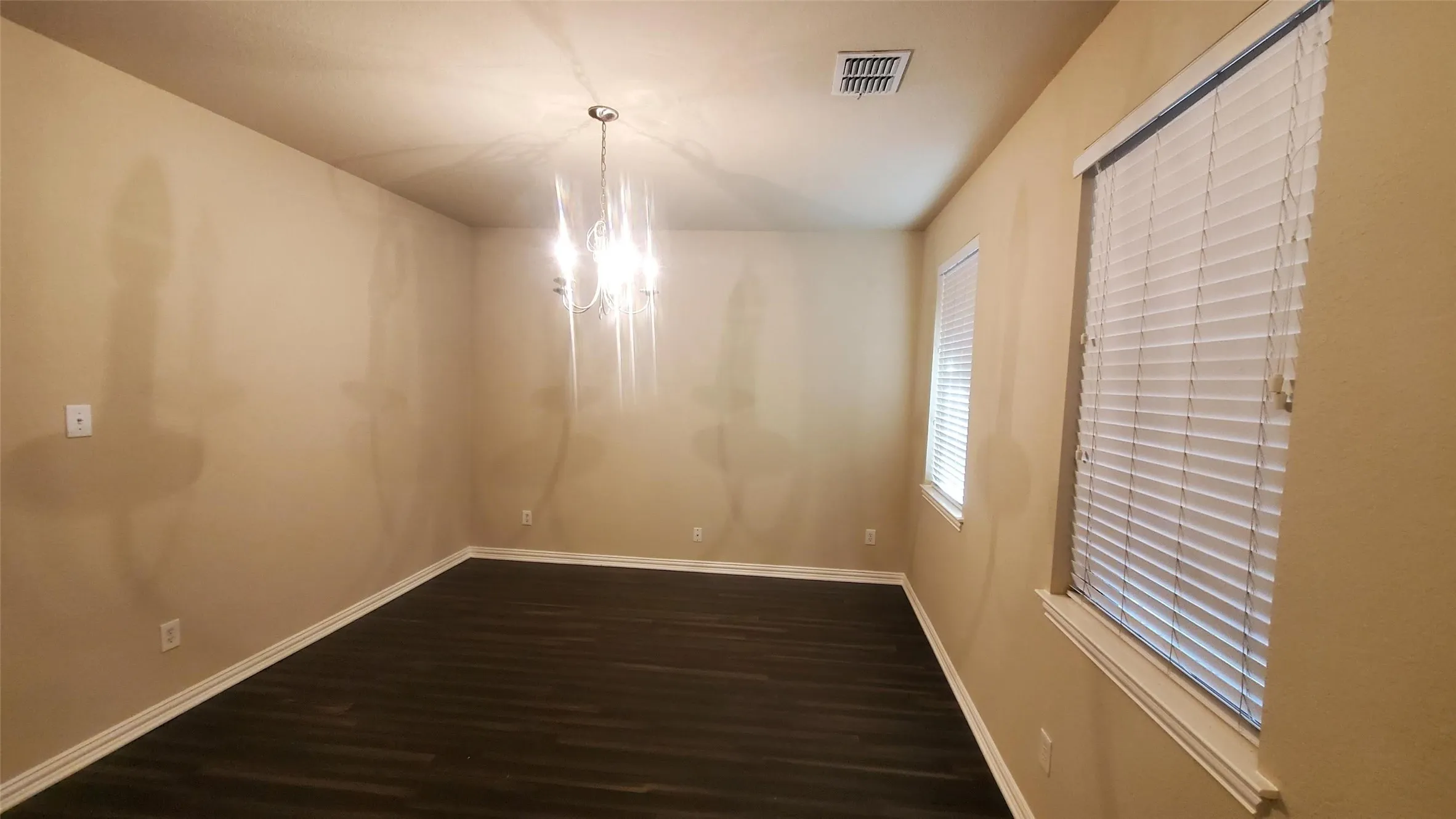 Single Family Residence For Rent in Dallas County , 10909 Nantucket Drive, Rowlett, Texas 75089, 4 Bedroom, 3 Bathroom, 2 Garage spaces, 2,597 Sqft, built in 2005, mls#21403626, Real Estate Agent in Rowlett, Homes For Rent in Dallas county, Homes For Rent in Rowlett, Realtor in Rowlett Texas, Real Estate Brokerage Independent Realty Texas, Luminita Cordes Realtor