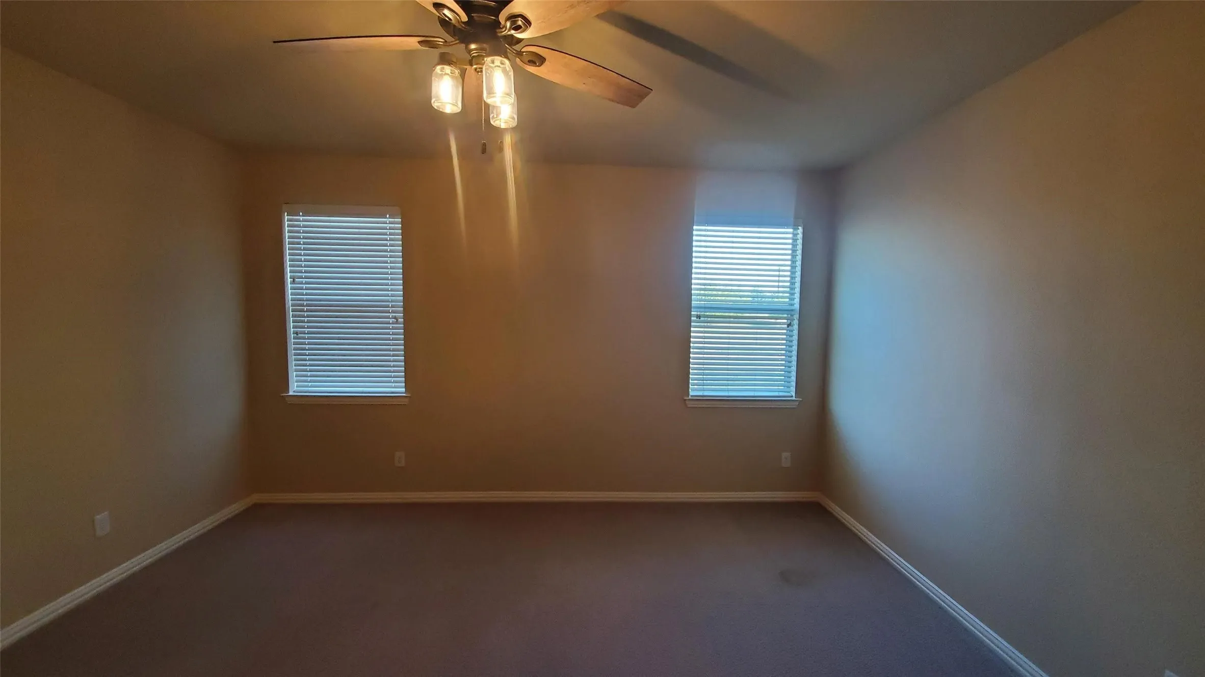 Single Family Residence For Rent in Dallas County , 10909 Nantucket Drive, Rowlett, Texas 75089, 4 Bedroom, 3 Bathroom, 2 Garage spaces, 2,597 Sqft, built in 2005, mls#21403626, Real Estate Agent in Rowlett, Homes For Rent in Dallas county, Homes For Rent in Rowlett, Realtor in Rowlett Texas, Real Estate Brokerage Independent Realty Texas, Luminita Cordes Realtor