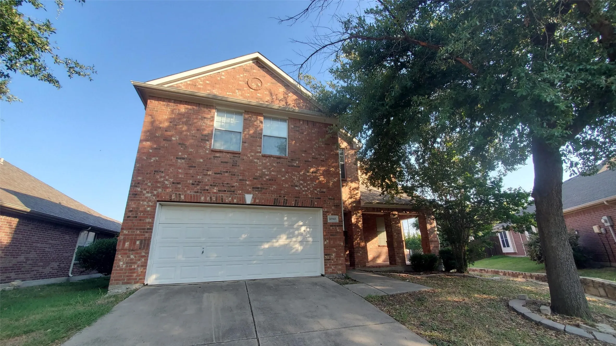 Single Family Residence For Rent in Dallas County , 10909 Nantucket Drive, Rowlett, Texas 75089, 4 Bedroom, 3 Bathroom, 2 Garage spaces, 2,597 Sqft, built in 2005, mls#21403626, Real Estate Agent in Rowlett, Homes For Rent in Dallas county, Homes For Rent in Rowlett, Realtor in Rowlett Texas, Real Estate Brokerage Independent Realty Texas, Luminita Cordes Realtor