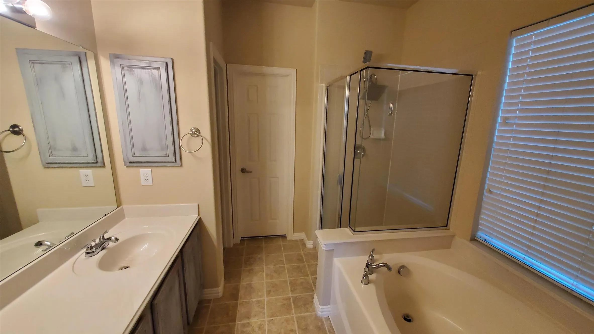 Single Family Residence For Rent in Dallas County , 10909 Nantucket Drive, Rowlett, Texas 75089, 4 Bedroom, 3 Bathroom, 2 Garage spaces, 2,597 Sqft, built in 2005, mls#21403626, Real Estate Agent in Rowlett, Homes For Rent in Dallas county, Homes For Rent in Rowlett, Realtor in Rowlett Texas, Real Estate Brokerage Independent Realty Texas, Luminita Cordes Realtor