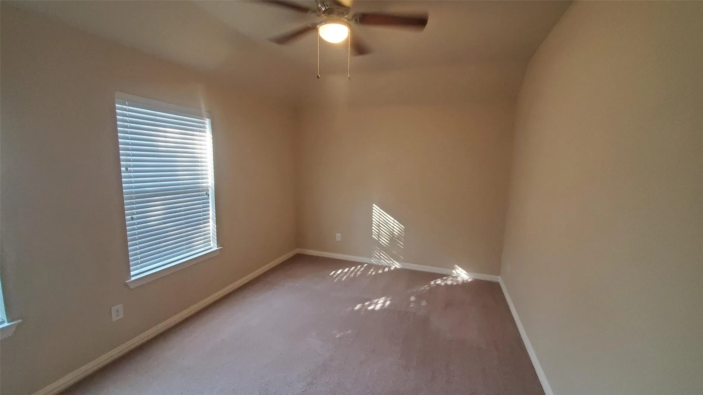 Single Family Residence For Rent in Dallas County , 10909 Nantucket Drive, Rowlett, Texas 75089, 4 Bedroom, 3 Bathroom, 2 Garage spaces, 2,597 Sqft, built in 2005, mls#21403626, Real Estate Agent in Rowlett, Homes For Rent in Dallas county, Homes For Rent in Rowlett, Realtor in Rowlett Texas, Real Estate Brokerage Independent Realty Texas, Luminita Cordes Realtor