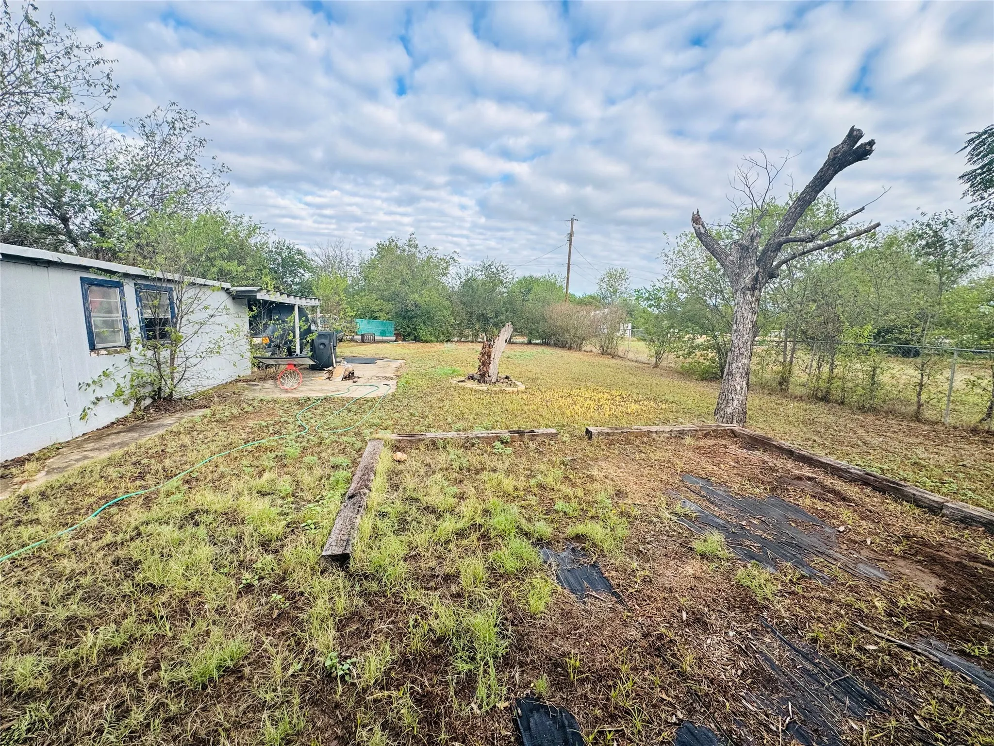 Single Family Residence For Sale in Brown County , 1215 Melwood Avenue, Brownwood, Texas 76801, 2 Bedroom, 1 Bathroom, Garage spaces, 1,146 Sqft, built in 0, mls#21403554, Real Estate Agent in Brownwood, Homes For Sale in Brown county, Homes For Sale in Brownwood, Realtor in Brownwood Texas, Real Estate Brokerage Independent Realty Texas, Luminita Cordes Realtor