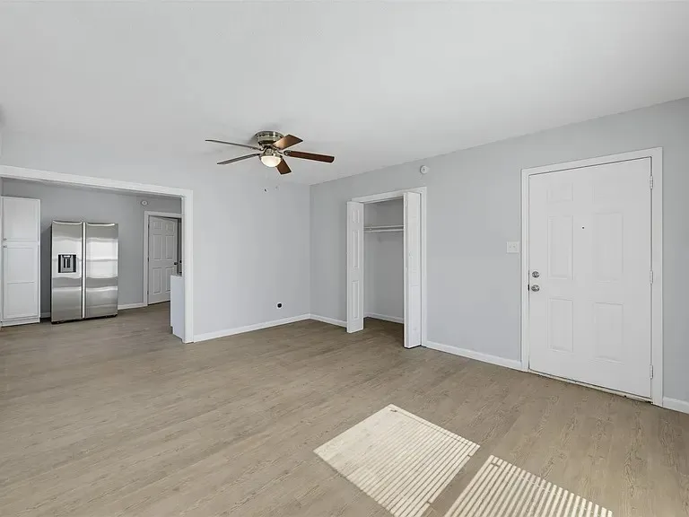 Duplex For Rent in Tarrant County , 300 Emma Street A, Fort Worth, Texas 76111, 2 Bedroom, 1 Bathroom, Garage spaces, 1,264 Sqft, built in 1942, mls#21403627, Real Estate Agent in Fort Worth, Homes For Rent in Tarrant county, Homes For Rent in Fort Worth, Realtor in Fort Worth Texas, Real Estate Brokerage Independent Realty Texas, Luminita Cordes Realtor