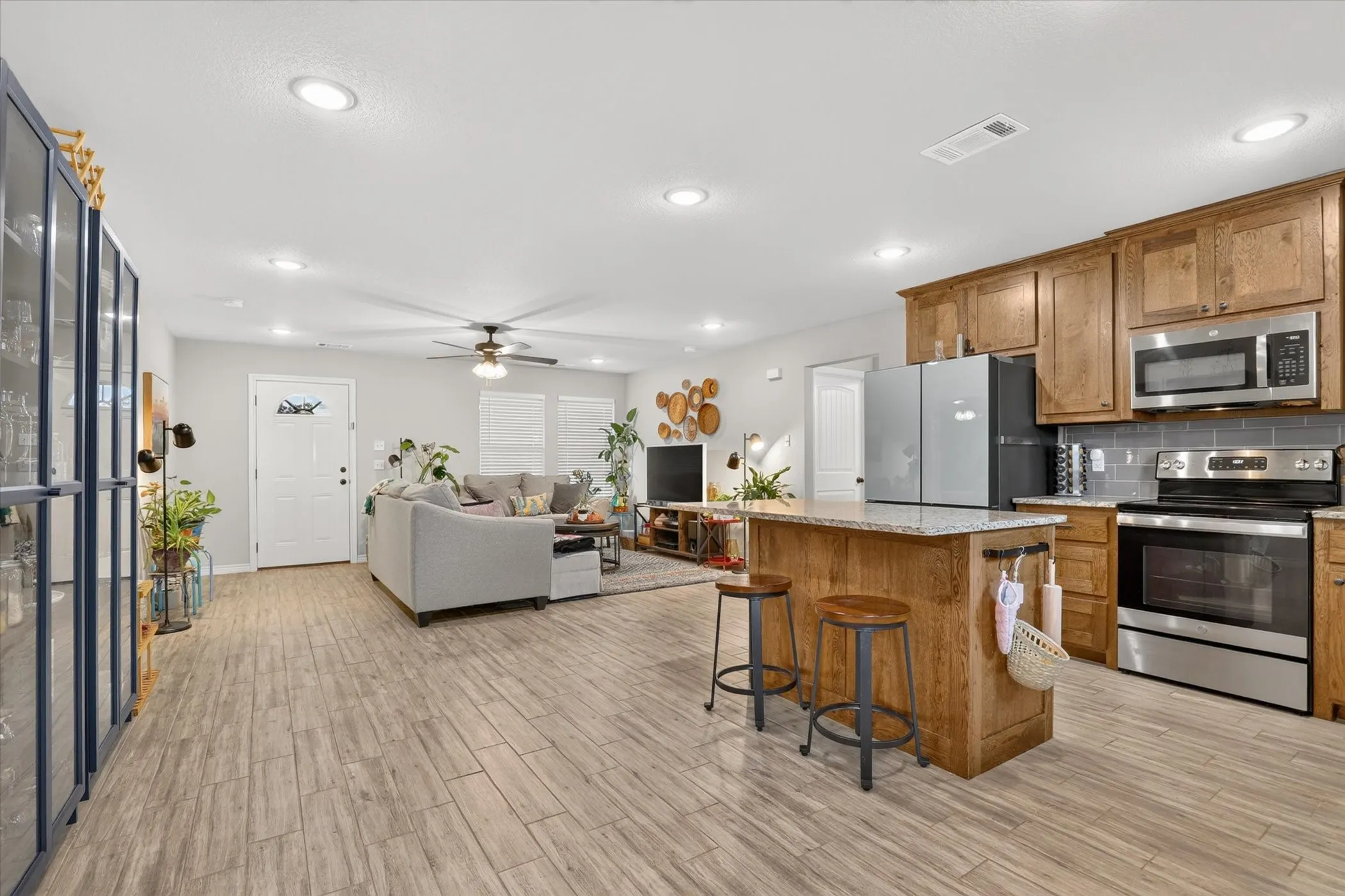Single Family Residence For Sale in Parker County , 1012 Brown Court, Poolville, Texas 76487, 3 Bedroom, 2 Bathroom, Garage spaces, 1,363 Sqft, built in 2022, mls#21385867, Real Estate Agent in Poolville, Homes For Sale in Parker county, Homes For Sale in Poolville, Realtor in Poolville Texas, Real Estate Brokerage Independent Realty Texas, Luminita Cordes Realtor
