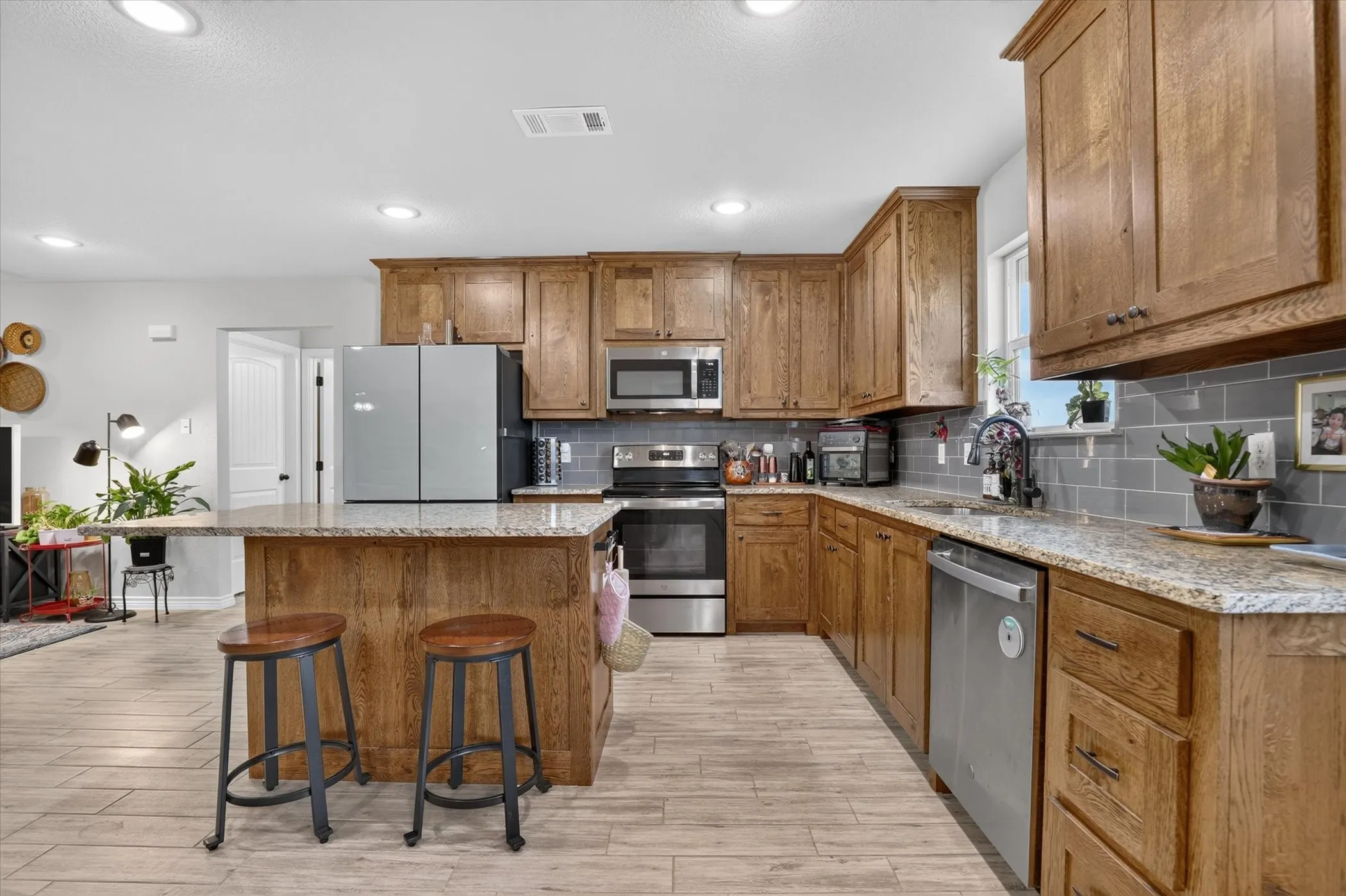 Single Family Residence For Sale in Parker County , 1012 Brown Court, Poolville, Texas 76487, 3 Bedroom, 2 Bathroom, Garage spaces, 1,363 Sqft, built in 2022, mls#21385867, Real Estate Agent in Poolville, Homes For Sale in Parker county, Homes For Sale in Poolville, Realtor in Poolville Texas, Real Estate Brokerage Independent Realty Texas, Luminita Cordes Realtor