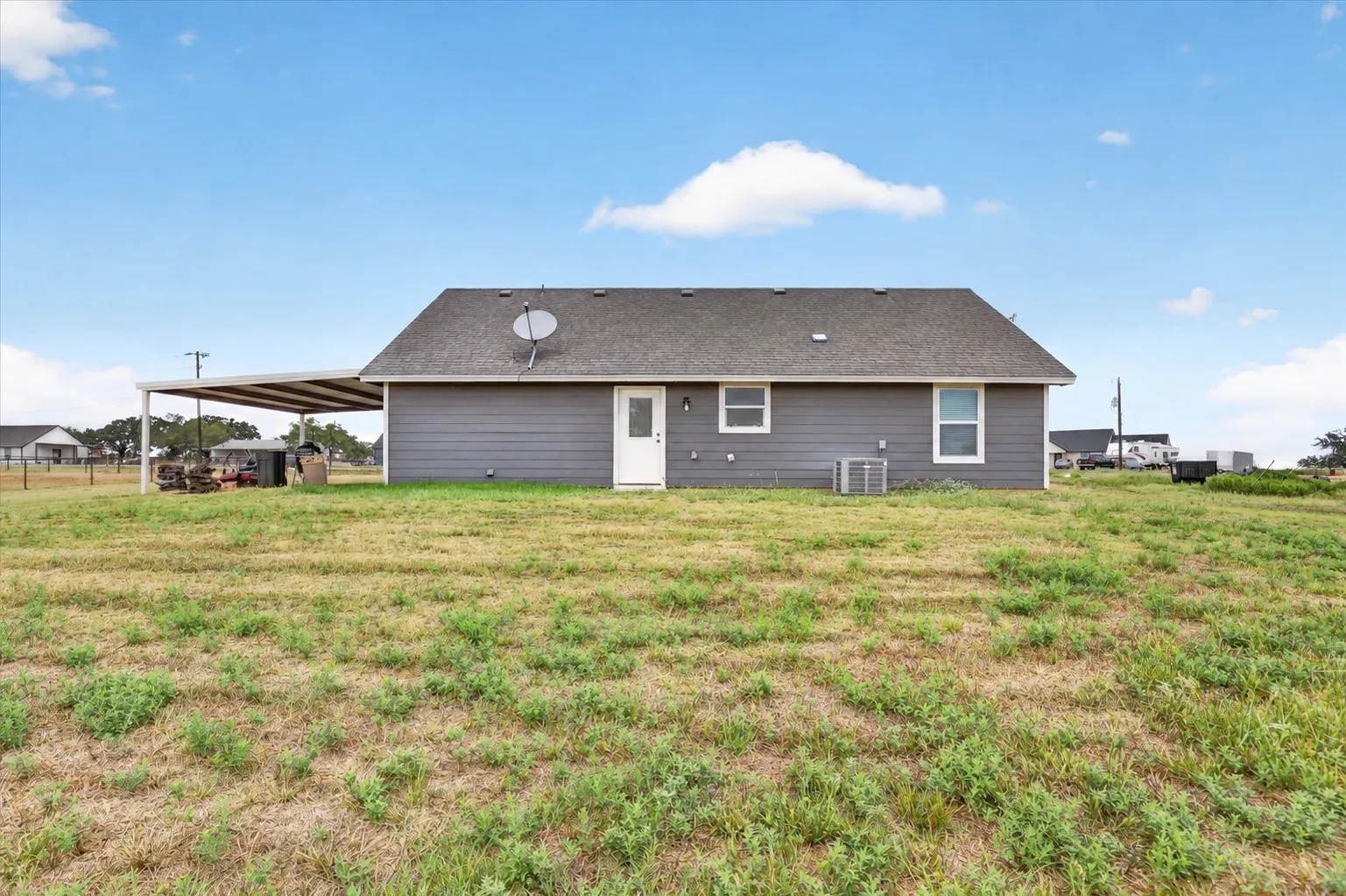 Single Family Residence For Sale in Parker County , 1012 Brown Court, Poolville, Texas 76487, 3 Bedroom, 2 Bathroom, Garage spaces, 1,363 Sqft, built in 2022, mls#21385867, Real Estate Agent in Poolville, Homes For Sale in Parker county, Homes For Sale in Poolville, Realtor in Poolville Texas, Real Estate Brokerage Independent Realty Texas, Luminita Cordes Realtor