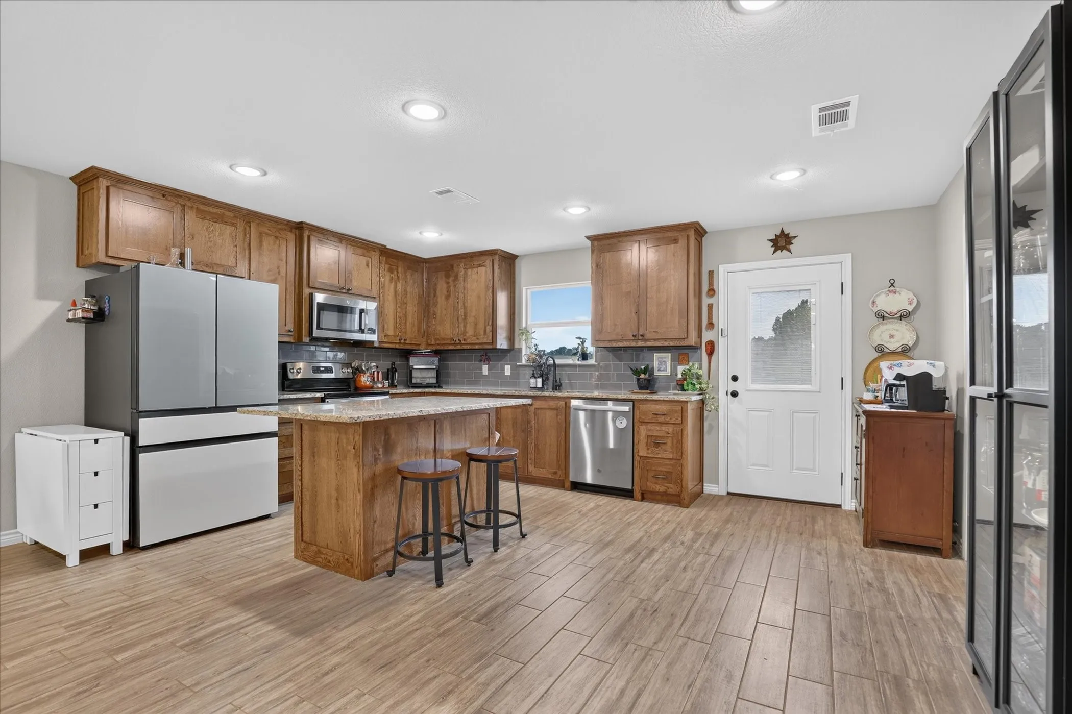 Single Family Residence For Sale in Parker County , 1012 Brown Court, Poolville, Texas 76487, 3 Bedroom, 2 Bathroom, Garage spaces, 1,363 Sqft, built in 2022, mls#21385867, Real Estate Agent in Poolville, Homes For Sale in Parker county, Homes For Sale in Poolville, Realtor in Poolville Texas, Real Estate Brokerage Independent Realty Texas, Luminita Cordes Realtor