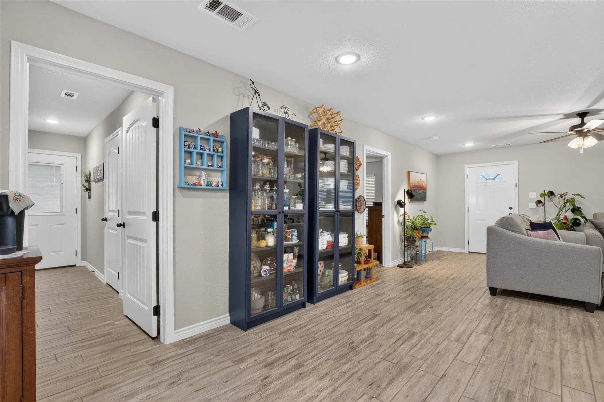 Single Family Residence For Sale in Parker County , 1012 Brown Court, Poolville, Texas 76487, 3 Bedroom, 2 Bathroom, Garage spaces, 1,363 Sqft, built in 2022, mls#21385867, Real Estate Agent in Poolville, Homes For Sale in Parker county, Homes For Sale in Poolville, Realtor in Poolville Texas, Real Estate Brokerage Independent Realty Texas, Luminita Cordes Realtor