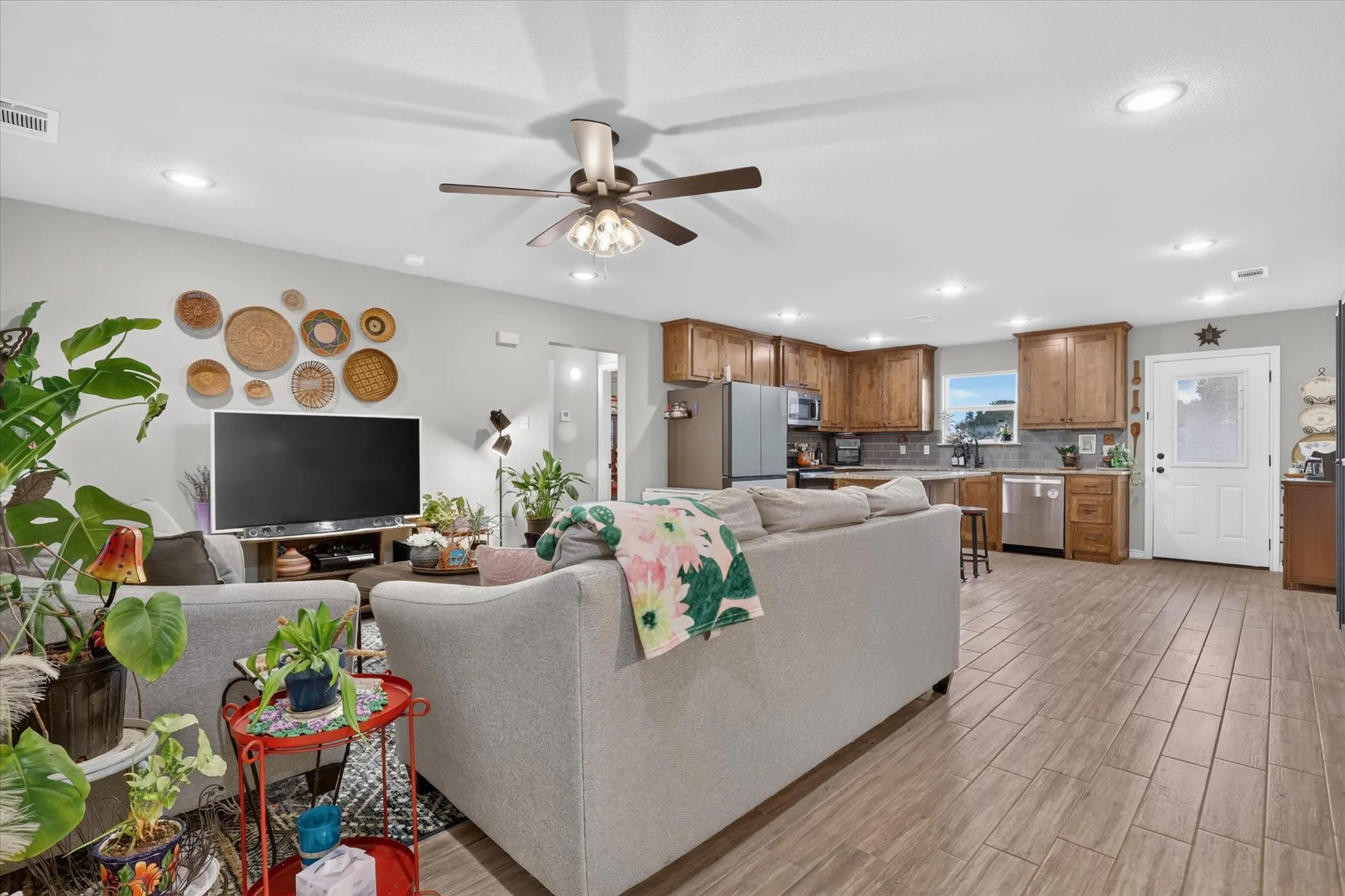 Single Family Residence For Sale in Parker County , 1012 Brown Court, Poolville, Texas 76487, 3 Bedroom, 2 Bathroom, Garage spaces, 1,363 Sqft, built in 2022, mls#21385867, Real Estate Agent in Poolville, Homes For Sale in Parker county, Homes For Sale in Poolville, Realtor in Poolville Texas, Real Estate Brokerage Independent Realty Texas, Luminita Cordes Realtor
