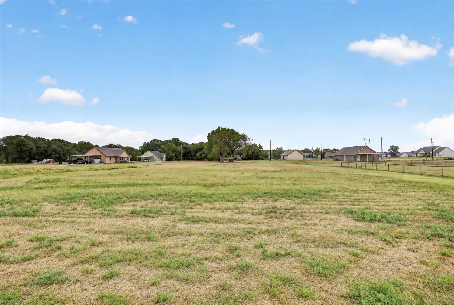 Single Family Residence For Sale in Parker County , 1012 Brown Court, Poolville, Texas 76487, 3 Bedroom, 2 Bathroom, Garage spaces, 1,363 Sqft, built in 2022, mls#21385867, Real Estate Agent in Poolville, Homes For Sale in Parker county, Homes For Sale in Poolville, Realtor in Poolville Texas, Real Estate Brokerage Independent Realty Texas, Luminita Cordes Realtor