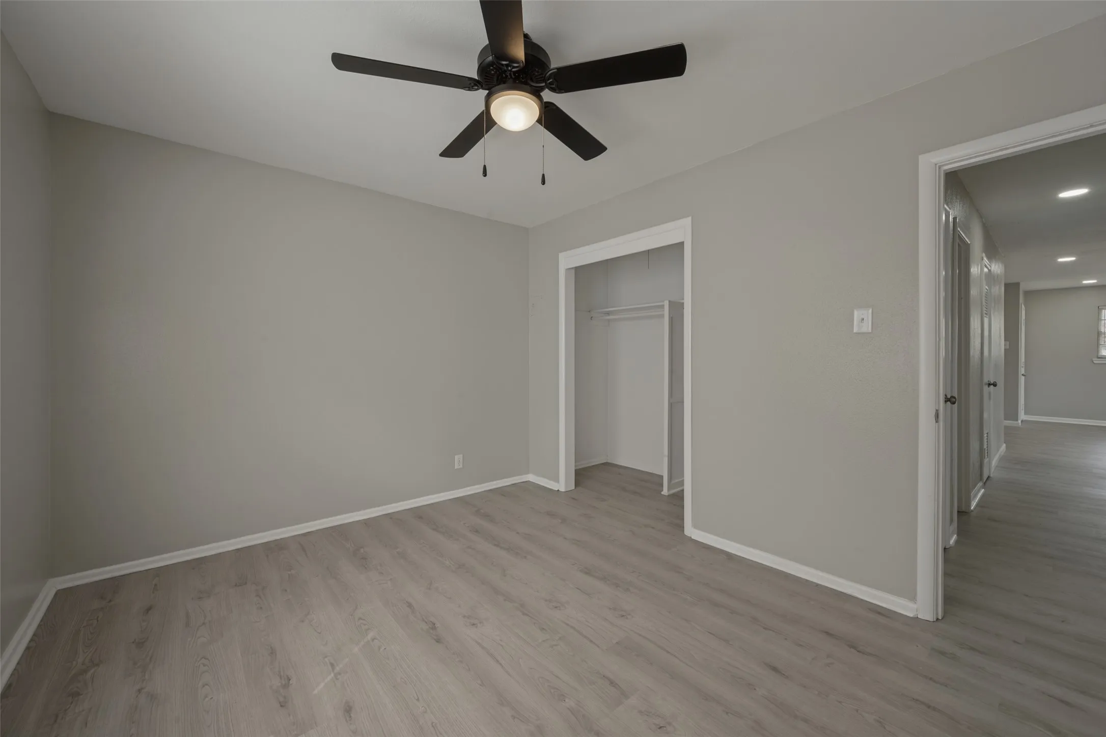 Single Family Residence For Sale in Tarrant County , 408 E Tucker Boulevard, Arlington, Texas 76010, 4 Bedroom, 2 Bathroom, 2 Garage spaces, 1,334 Sqft, built in 1956, mls#21403634, Real Estate Agent in Arlington, Homes For Sale in Tarrant county, Homes For Sale in Arlington, Realtor in Arlington Texas, Real Estate Brokerage Independent Realty Texas, Luminita Cordes Realtor