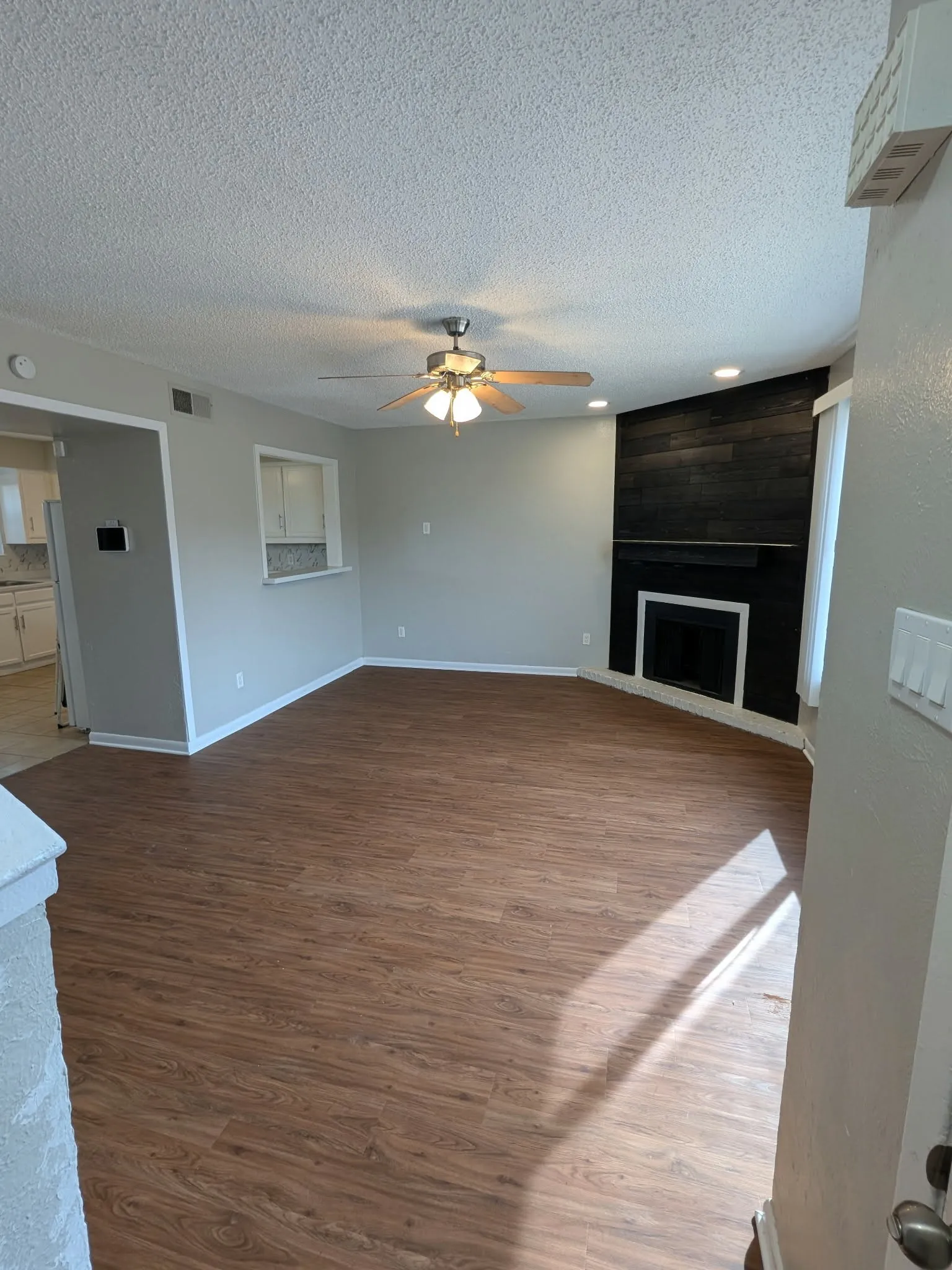 Condominium For Rent in Dallas County , 514 E Belt Line Road B12, De Soto, Texas 75115, 2 Bedroom, 2 Bathroom, Garage spaces, 1,106 Sqft, built in 1983, mls#21403600, Real Estate Agent in De Soto, Homes For Rent in Dallas county, Homes For Rent in De Soto, Realtor in De Soto Texas, Real Estate Brokerage Independent Realty Texas, Luminita Cordes Realtor