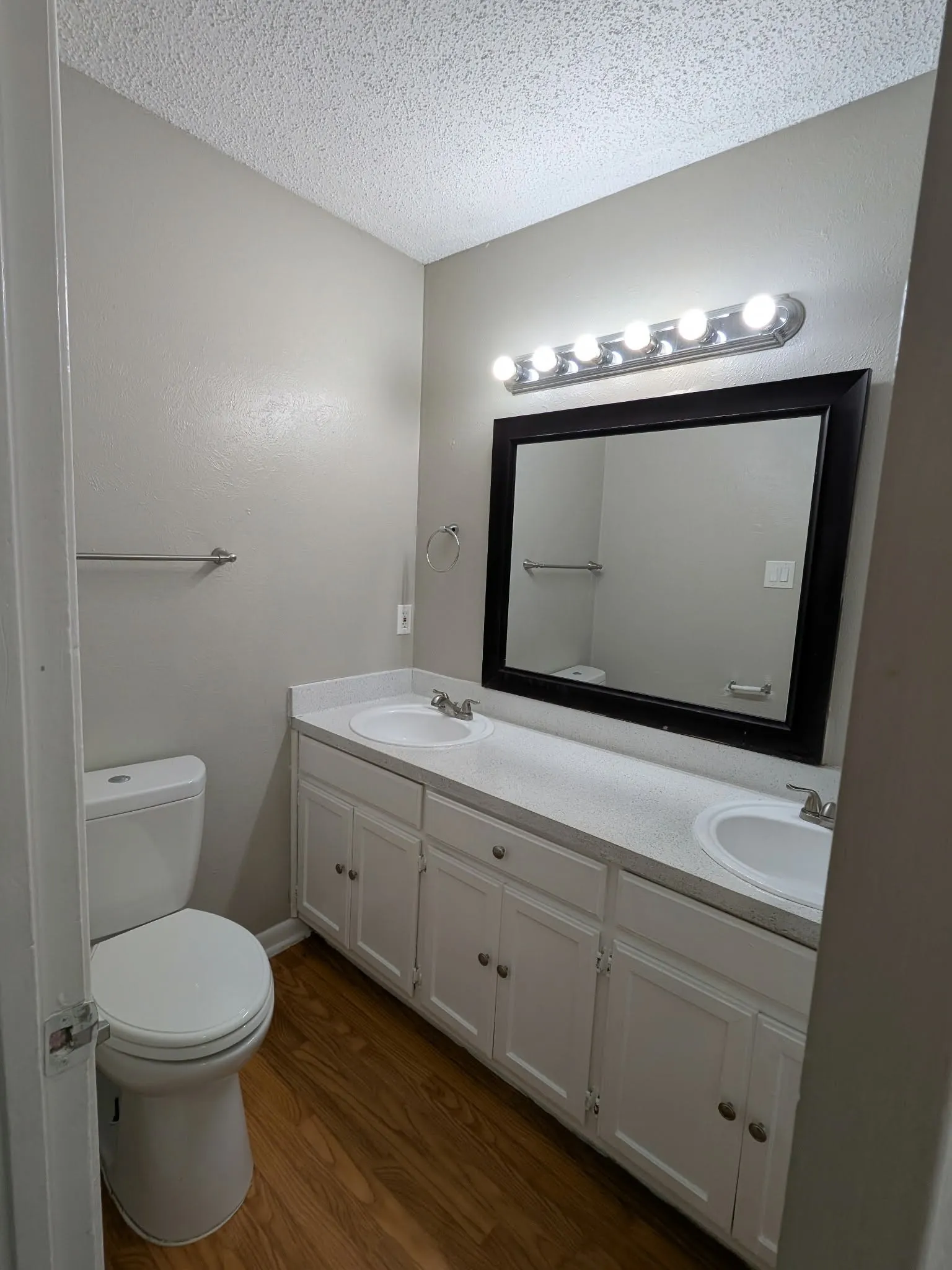 Condominium For Rent in Dallas County , 514 E Belt Line Road B12, De Soto, Texas 75115, 2 Bedroom, 2 Bathroom, Garage spaces, 1,106 Sqft, built in 1983, mls#21403600, Real Estate Agent in De Soto, Homes For Rent in Dallas county, Homes For Rent in De Soto, Realtor in De Soto Texas, Real Estate Brokerage Independent Realty Texas, Luminita Cordes Realtor