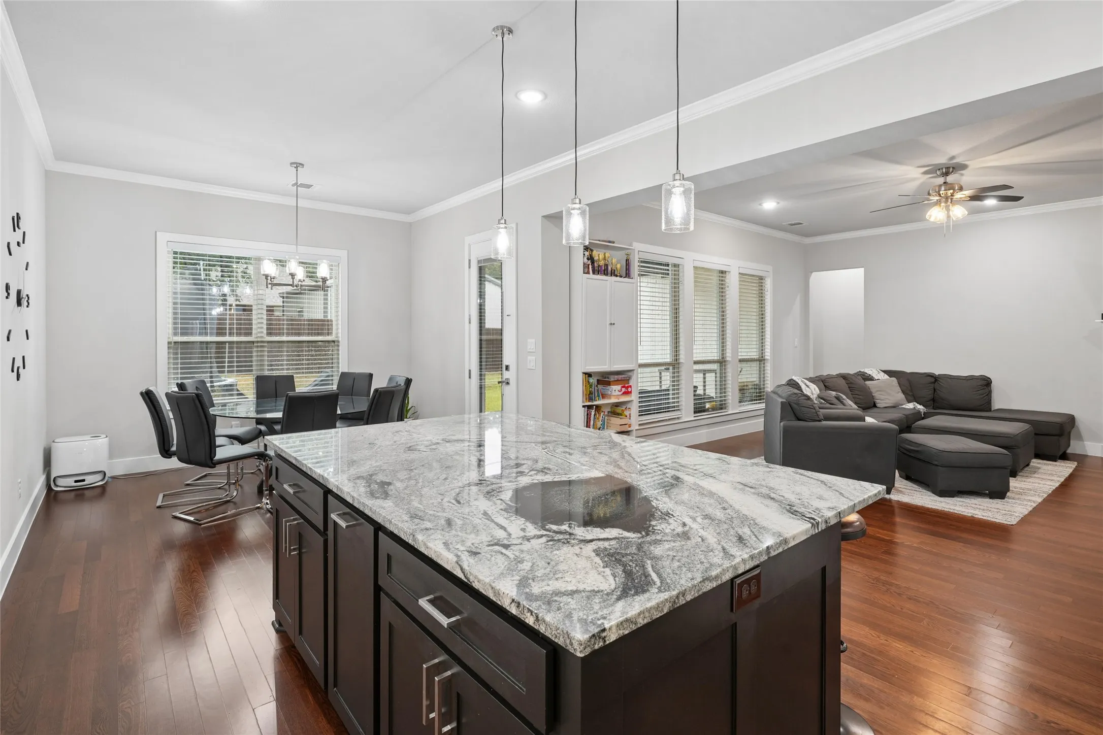 Single Family Residence For Sale in Tarrant County , 516 Woodland Drive, Azle, Texas 76020, 4 Bedroom, 3 Bathroom, 2 Garage spaces, 2,196 Sqft, built in 2021, mls#21403557, Real Estate Agent in Azle, Homes For Sale in Tarrant county, Homes For Sale in Azle, Realtor in Azle Texas, Real Estate Brokerage Independent Realty Texas, Luminita Cordes Realtor