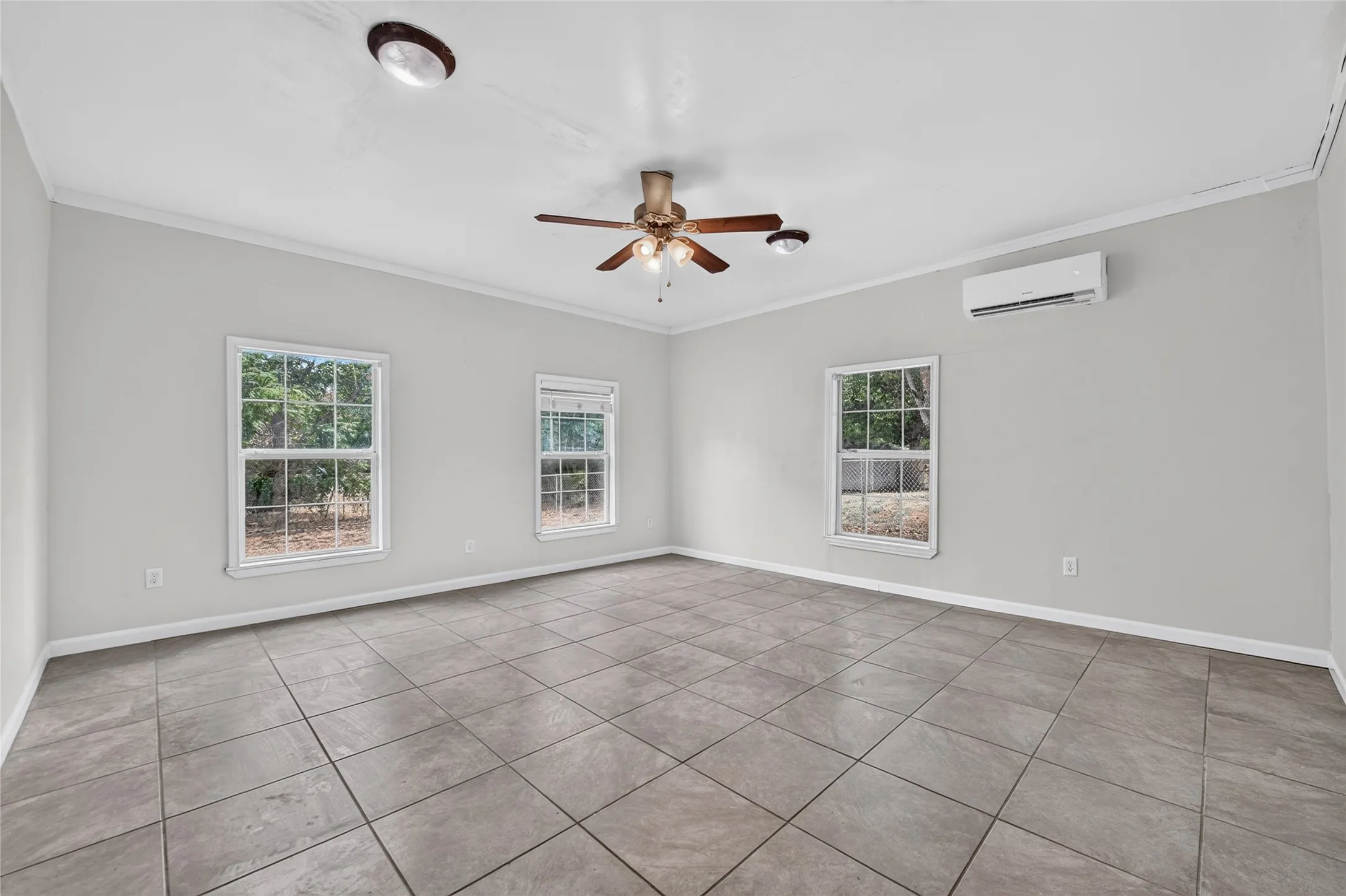 Single Family Residence For Rent in Tarrant County , 2024 Charleston Drive, Bedford, Texas 76022, 4 Bedroom, 2 Bathroom, 2 Garage spaces, 1,648 Sqft, built in 1965, mls#21403650, Real Estate Agent in Bedford, Homes For Rent in Tarrant county, Homes For Rent in Bedford, Realtor in Bedford Texas, Real Estate Brokerage Independent Realty Texas, Luminita Cordes Realtor