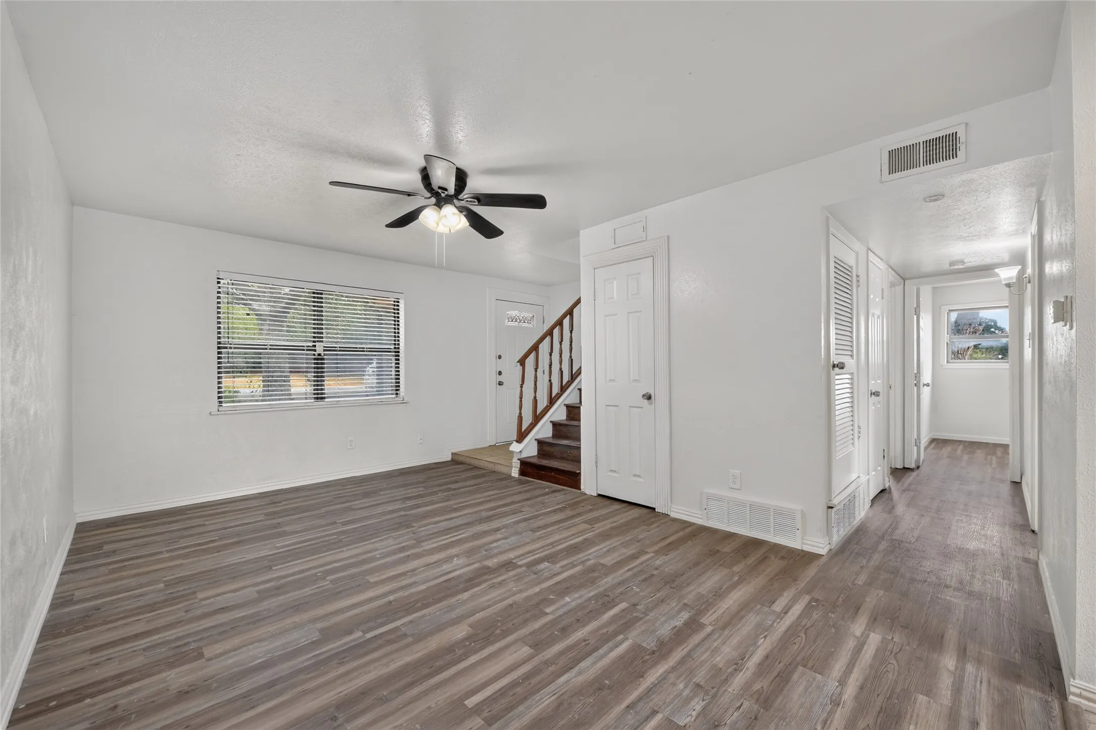 Single Family Residence For Rent in Tarrant County , 2024 Charleston Drive, Bedford, Texas 76022, 4 Bedroom, 2 Bathroom, 2 Garage spaces, 1,648 Sqft, built in 1965, mls#21403650, Real Estate Agent in Bedford, Homes For Rent in Tarrant county, Homes For Rent in Bedford, Realtor in Bedford Texas, Real Estate Brokerage Independent Realty Texas, Luminita Cordes Realtor