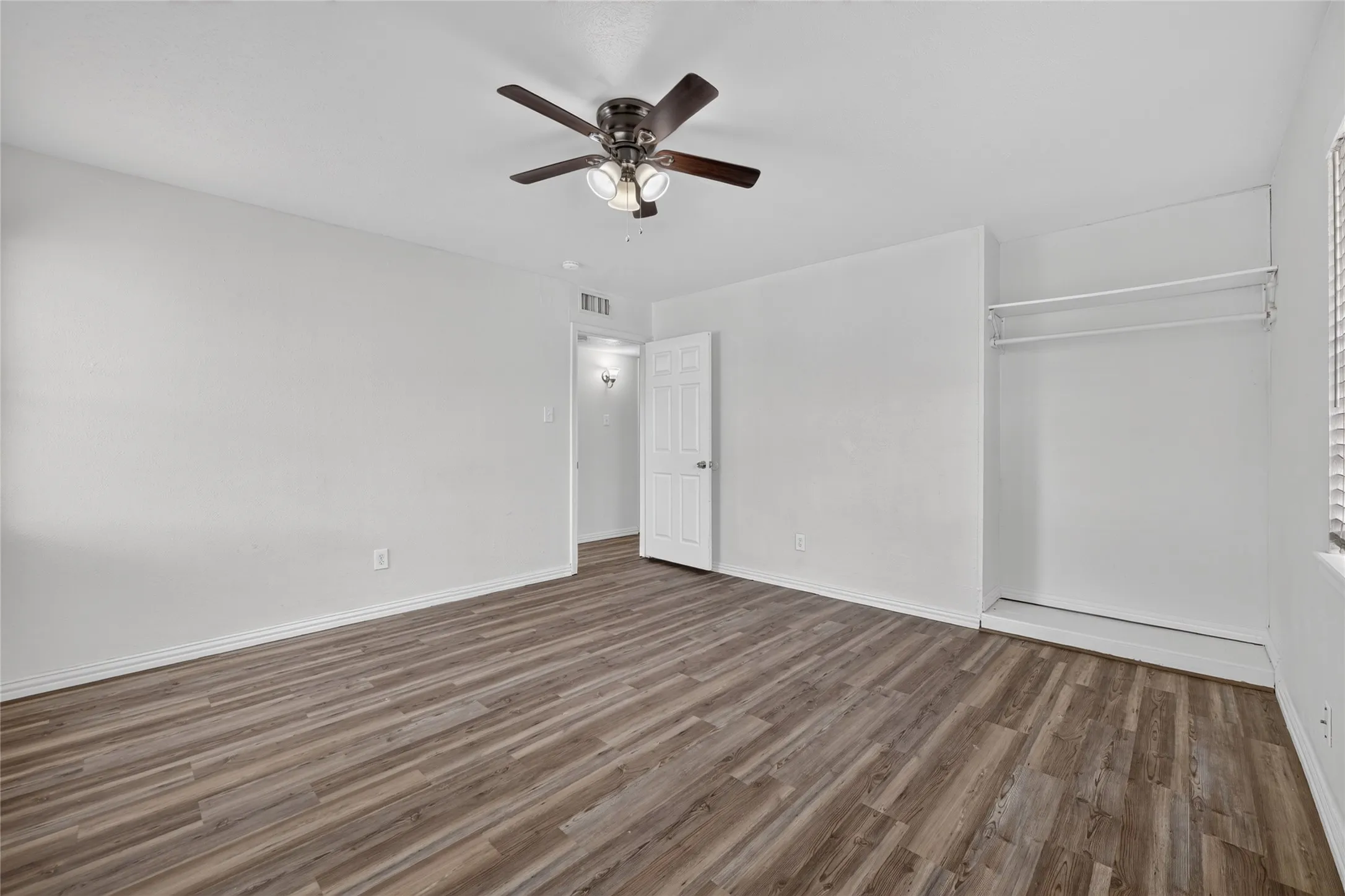 Single Family Residence For Rent in Tarrant County , 2024 Charleston Drive, Bedford, Texas 76022, 4 Bedroom, 2 Bathroom, 2 Garage spaces, 1,648 Sqft, built in 1965, mls#21403650, Real Estate Agent in Bedford, Homes For Rent in Tarrant county, Homes For Rent in Bedford, Realtor in Bedford Texas, Real Estate Brokerage Independent Realty Texas, Luminita Cordes Realtor